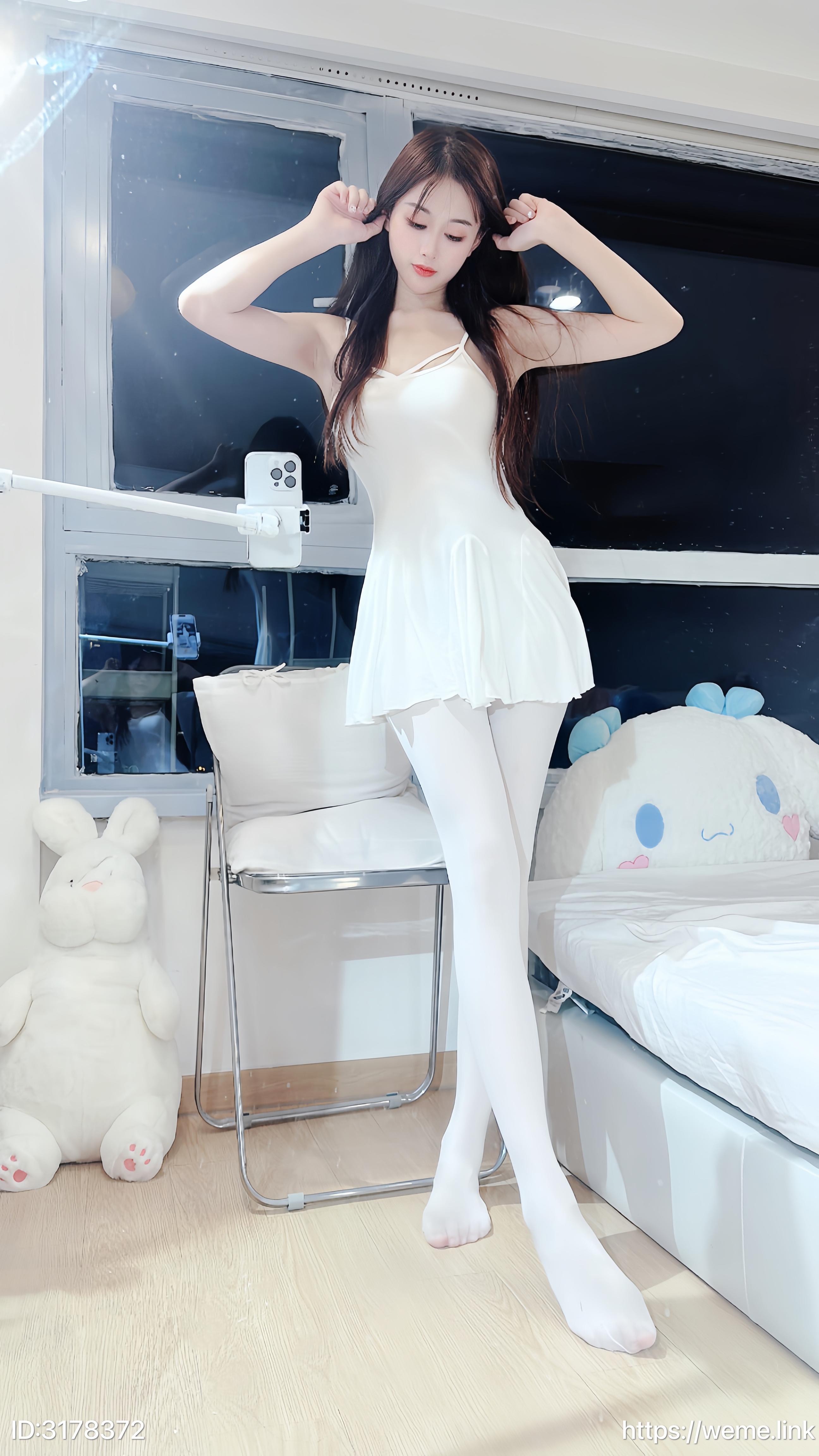 小萌子---NO006-一字马挑战-57P54MB-08-17