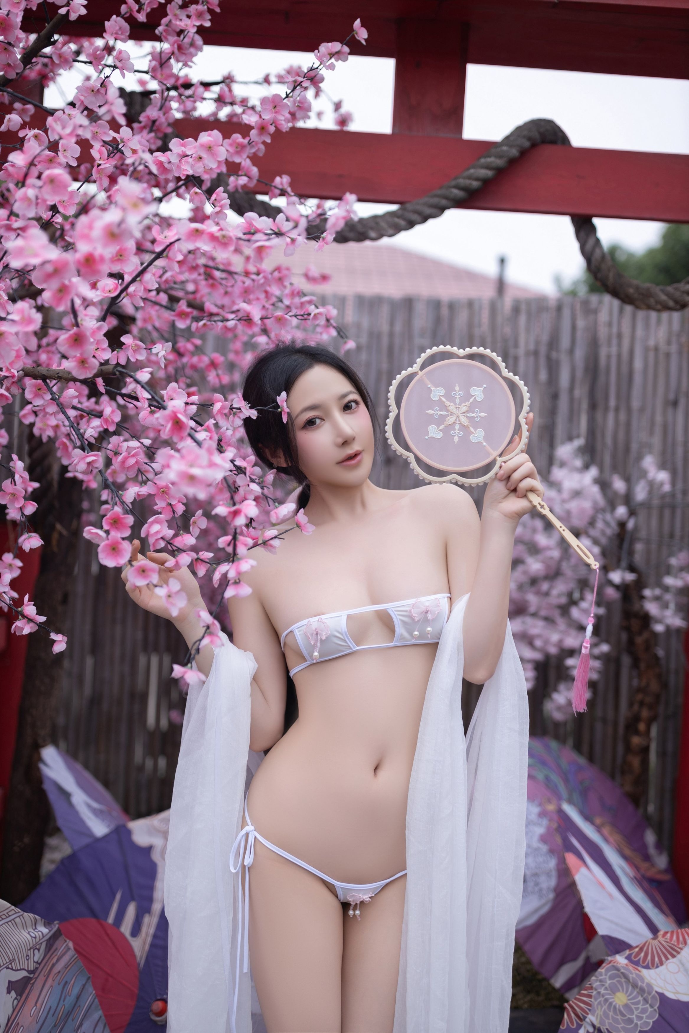 鱼子酱Fish---花想容-120P-08-18