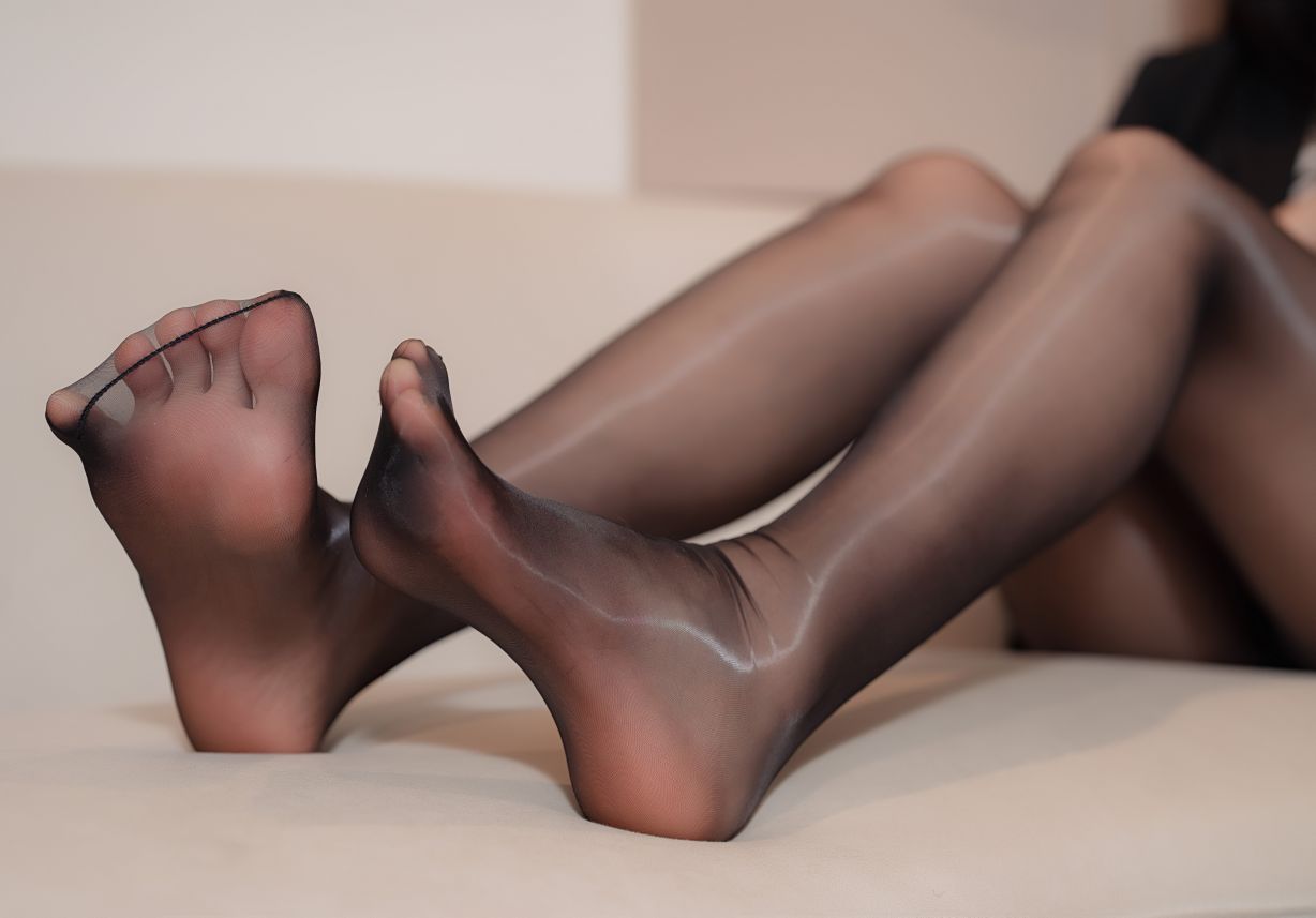 轩萧学姐---下班后OL-72p-253MB-06-18