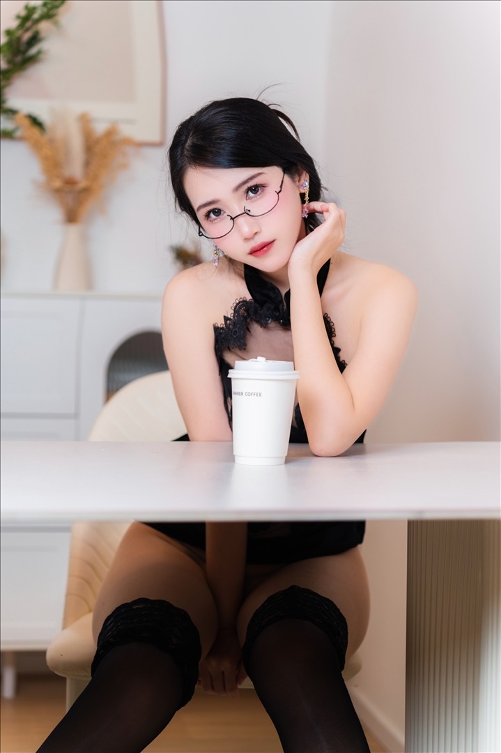 不呆猫---黑旗袍过膝袜御姐-42P-44P-8123-MB-20240814i-08-14