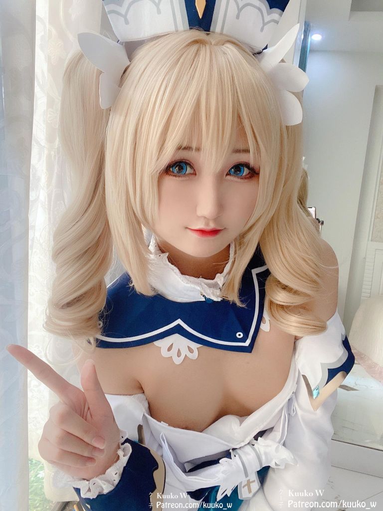 KuukoW-Barbara-Gunnhildr-33P-03-17