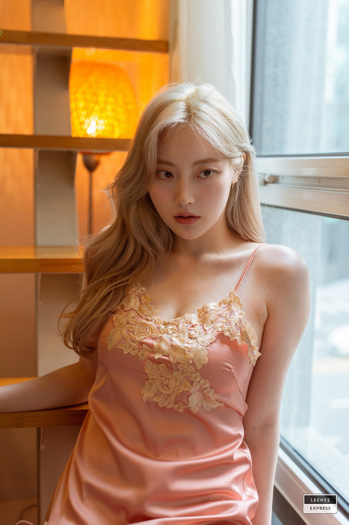 Jeong-Ah-정아-LEEHEE-EXPRESS-LEDG-077-10-12