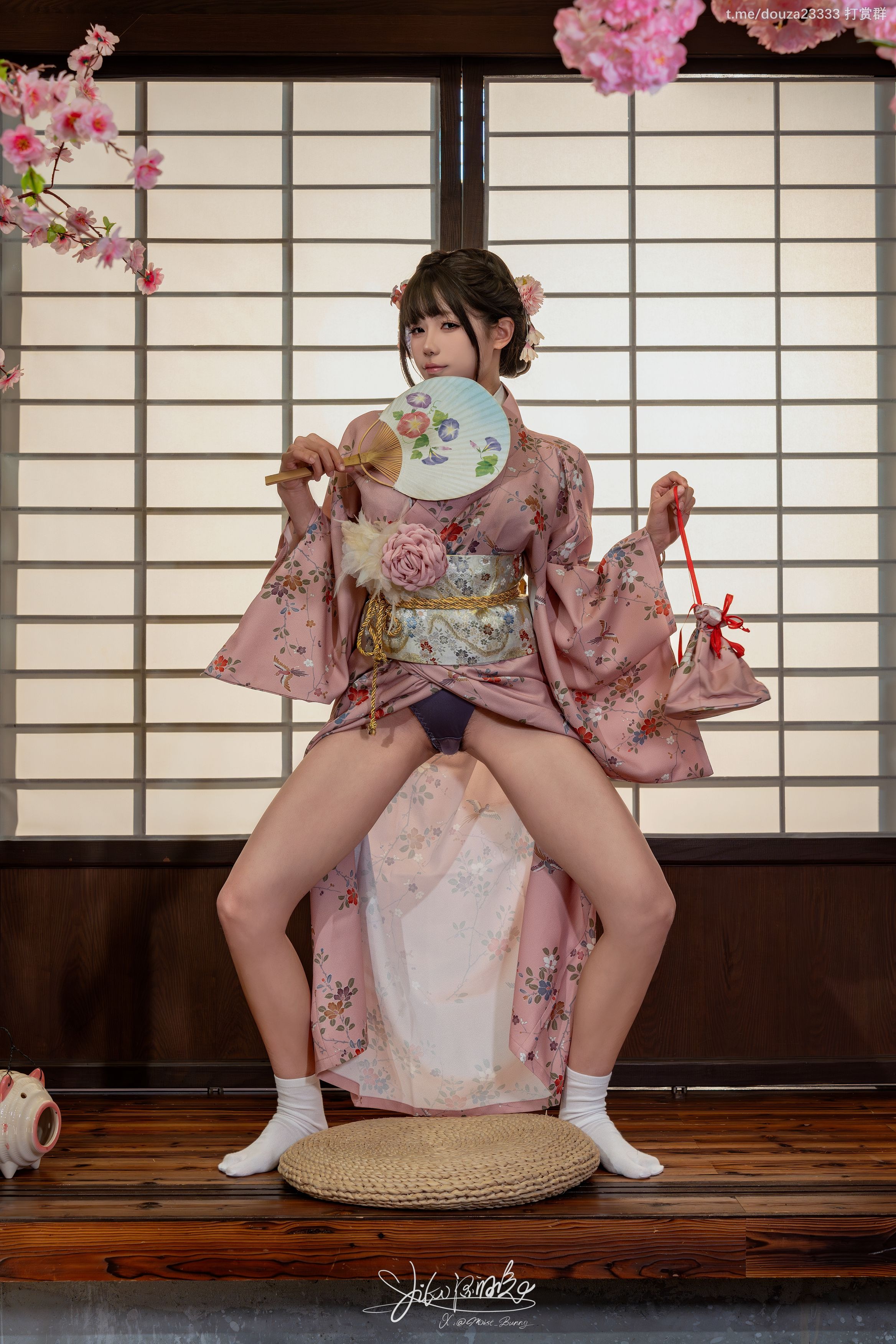 Yiko湿润兔-8月作品温泉の女将77P1V-燕无歇8月31打赏群资源-08-30