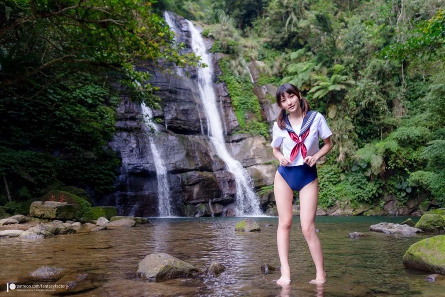 小丁Patron-High-School-Girl-with-Pretty-Pussy-皮衣濕身誘惑-Fantasy-Factory-04-04