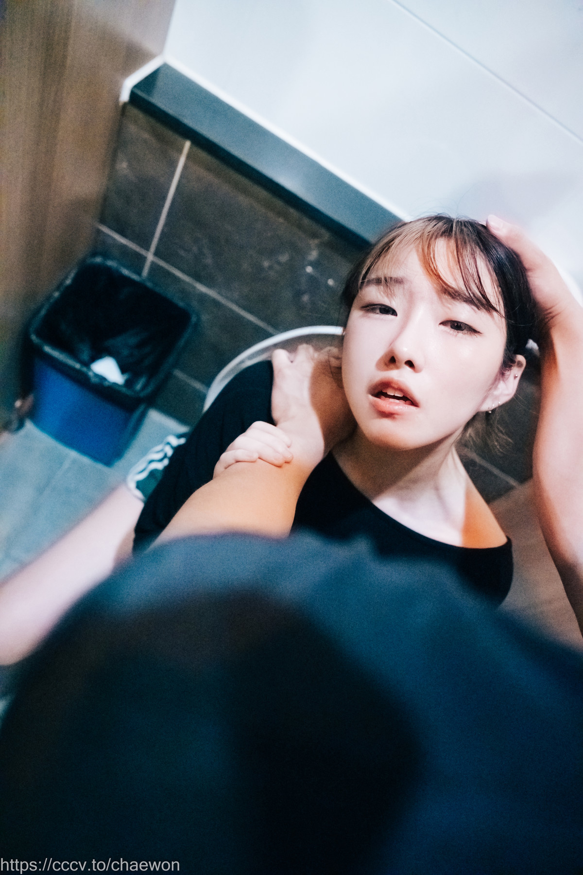 Sonson-손손-Loozy-Public-Toilet-Set02-11-01