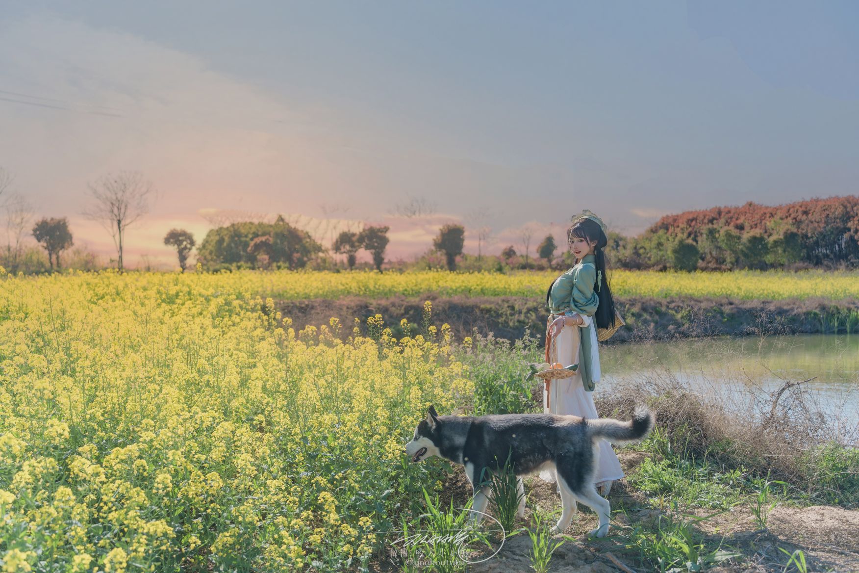 咬人小小兔-黏黏团子兔---五月作品田耕记-74P1V-181GB-06-15