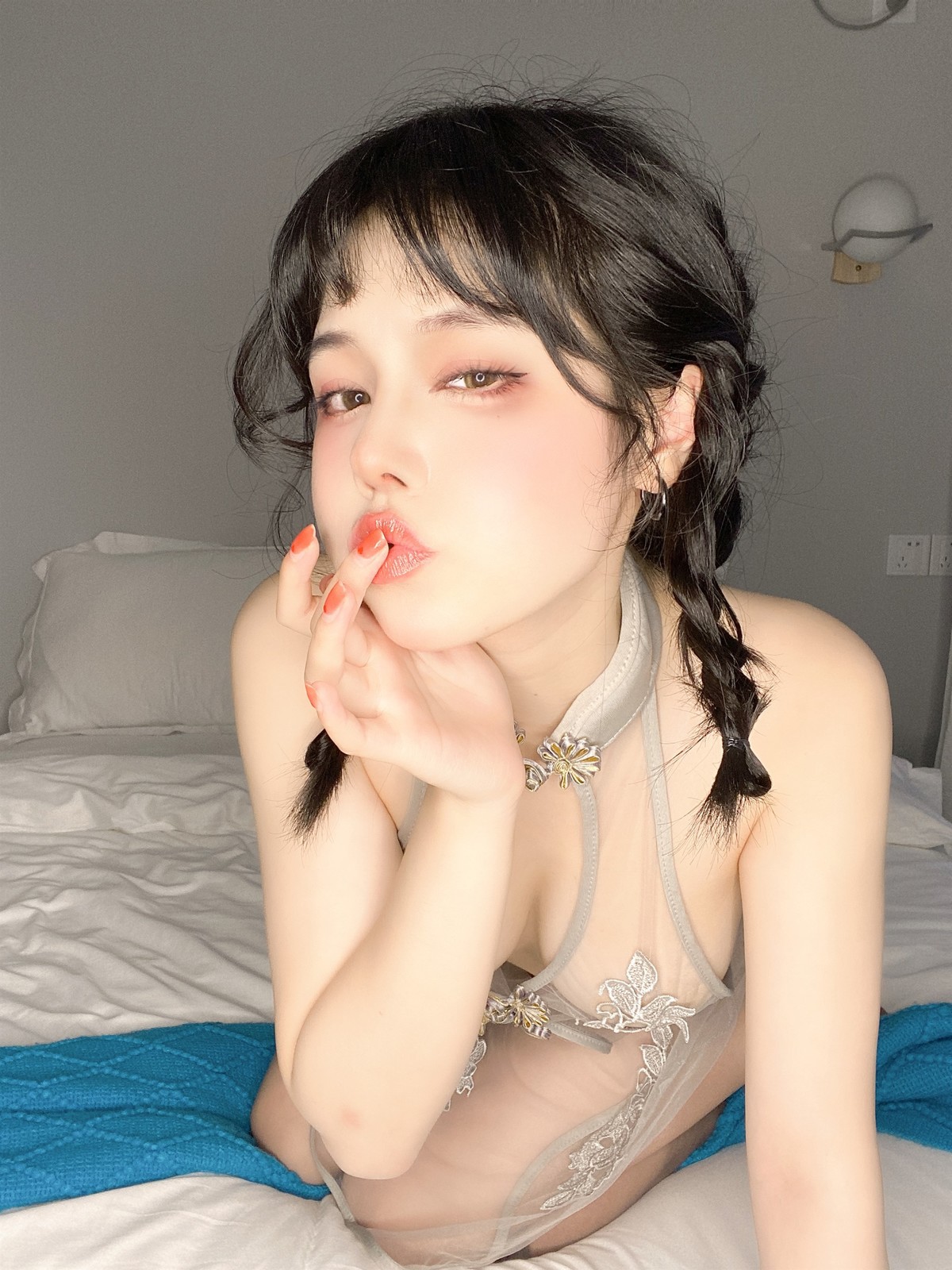 Cosplay-七月喵子-透明灰撕袜-08-19