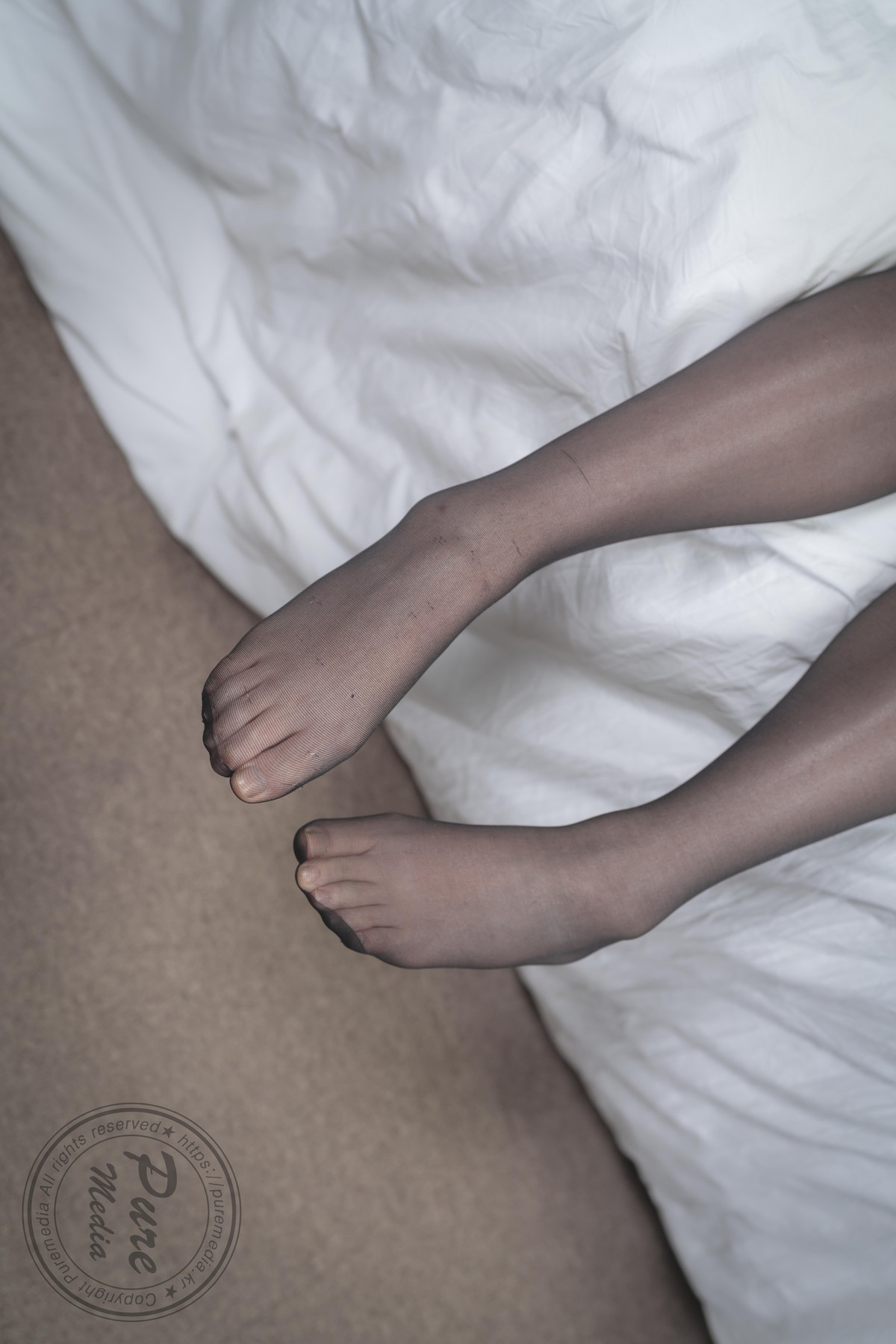 Raon-라온-PURE-MEDIA-Vol278-Red-Day-And-Lonely-Girl-Set03-01-02