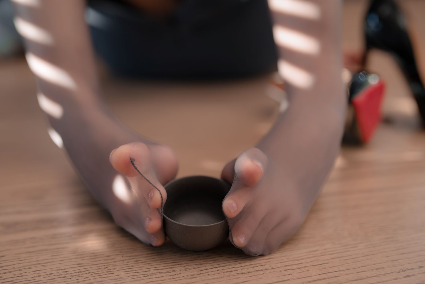 轩萧学姐---蓝裙OL170p4v-147G-06-18