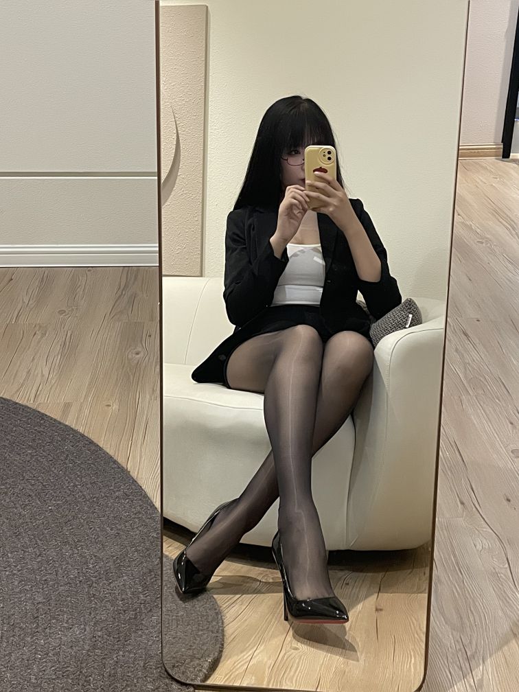 轩萧学姐---下班后OL-72p-253MB-06-18