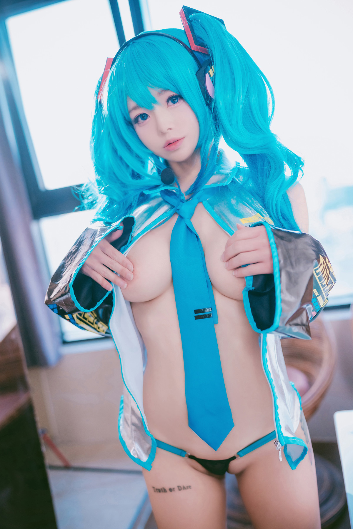 Cosplay-Maruemon-마루에몽-Plug-Me-In-Miku-Set02-12-13