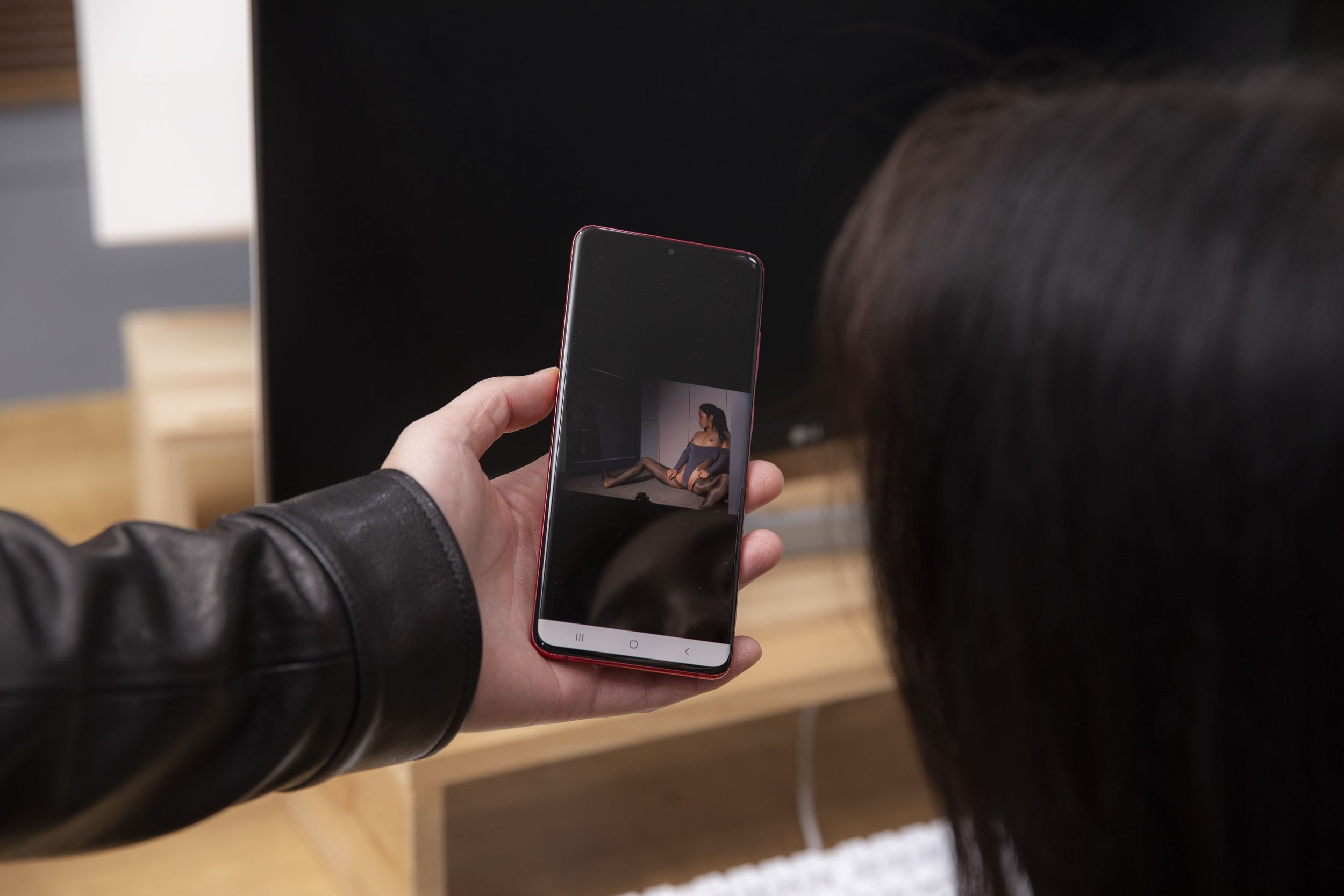 BUNNY-Lee-Ha-Kim---A-lady-in-the-office-S4---Weakness-86P-08-22