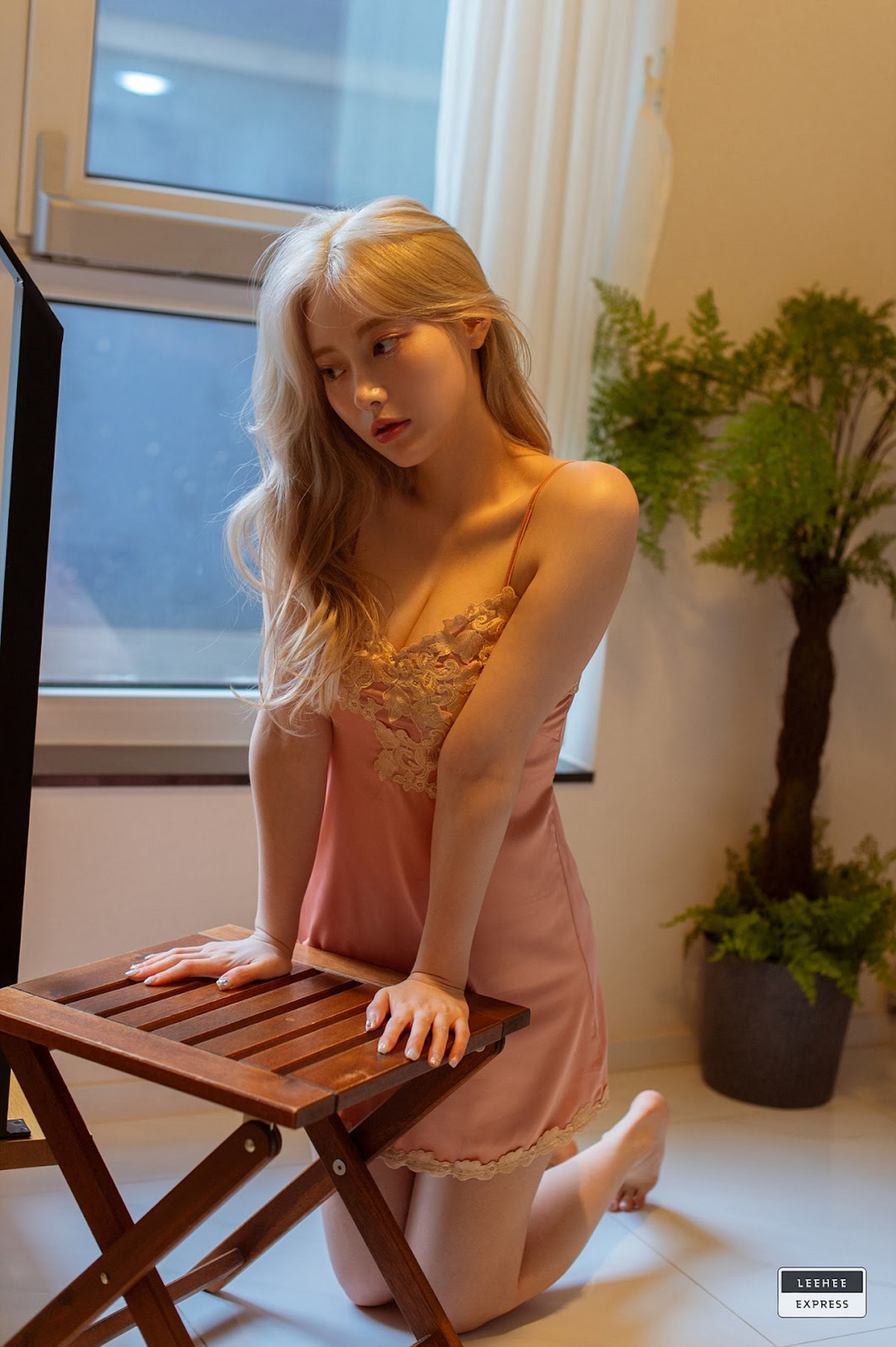 Jeong-Ah-정아-LEEHEE-EXPRESS-LEDG-077-10-12