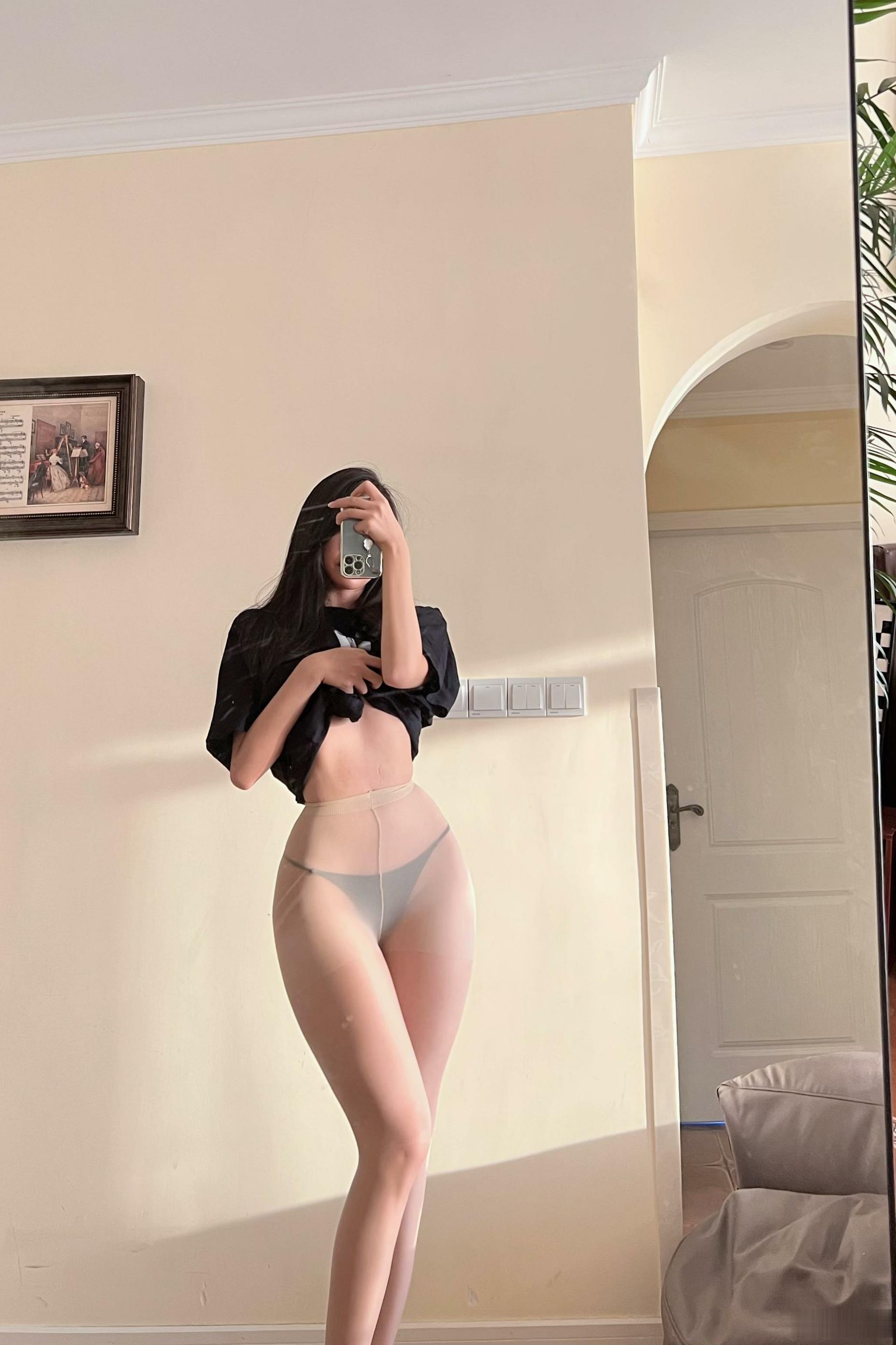 021纪念小小v5--微密圈系列-肉丝脚丫18P101MB-08-29