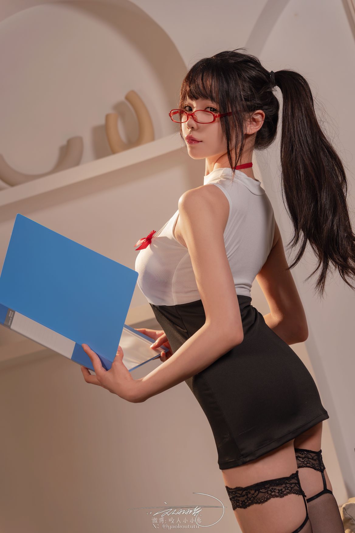 咬人小小兔-黏黏团子兔---五月月票特典家庭教师私授课-44P1V-107GB-06-16