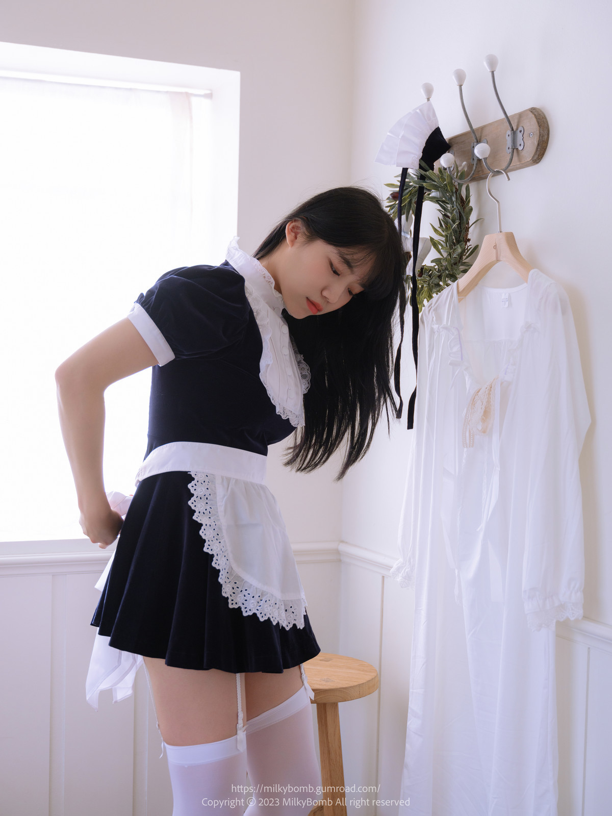 Yui-유이-MilkyBomb-Maid-Set01-10-02