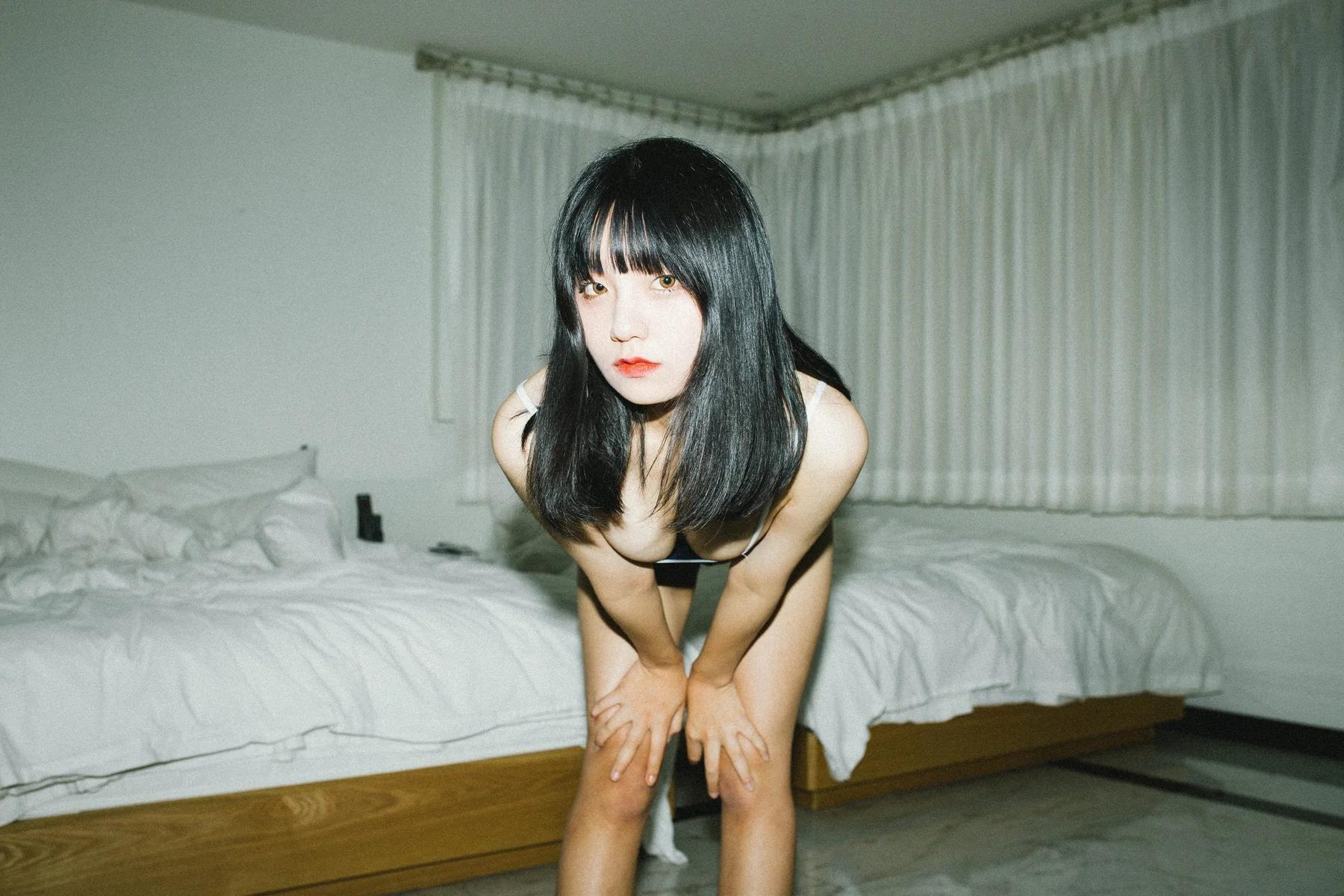 Jeong-Jenny-정제니-Moon-Night-Snap-The-First-Set01-05-07