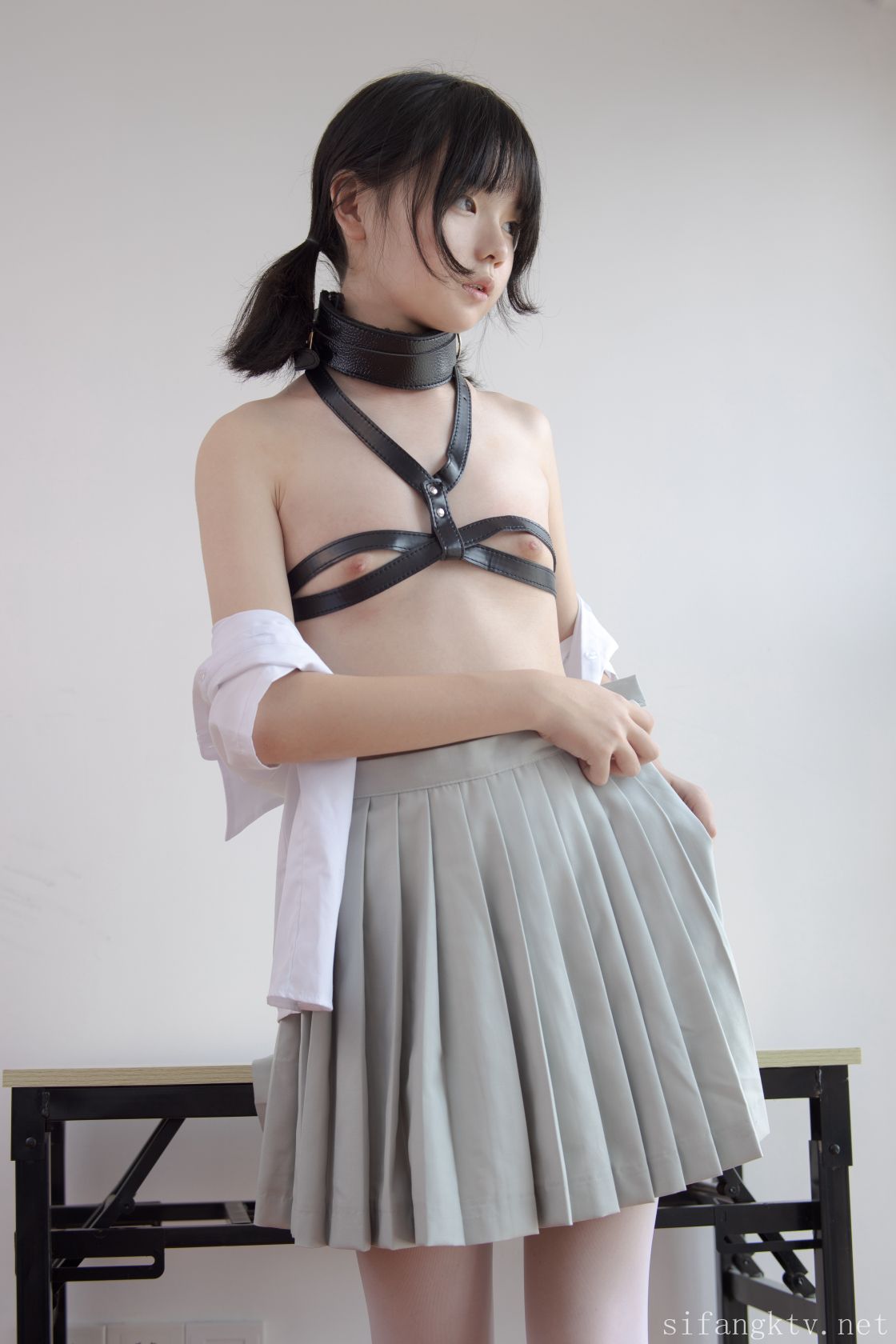 少女秩序---内部私定小满R18-奴隶少女露脸大尺度-105P1V-48G-12-21