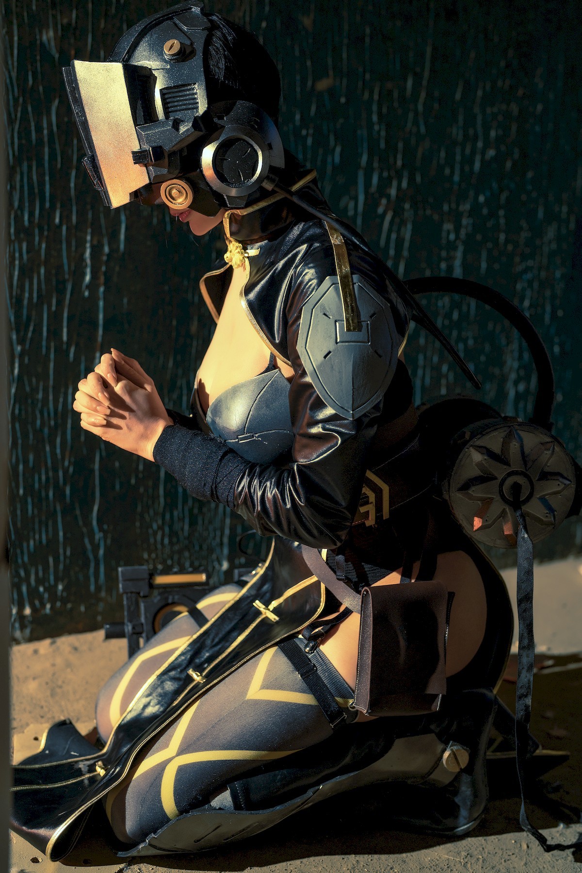 夏小秋秋秋-Cosplay-荷光者梵蒂-09-13