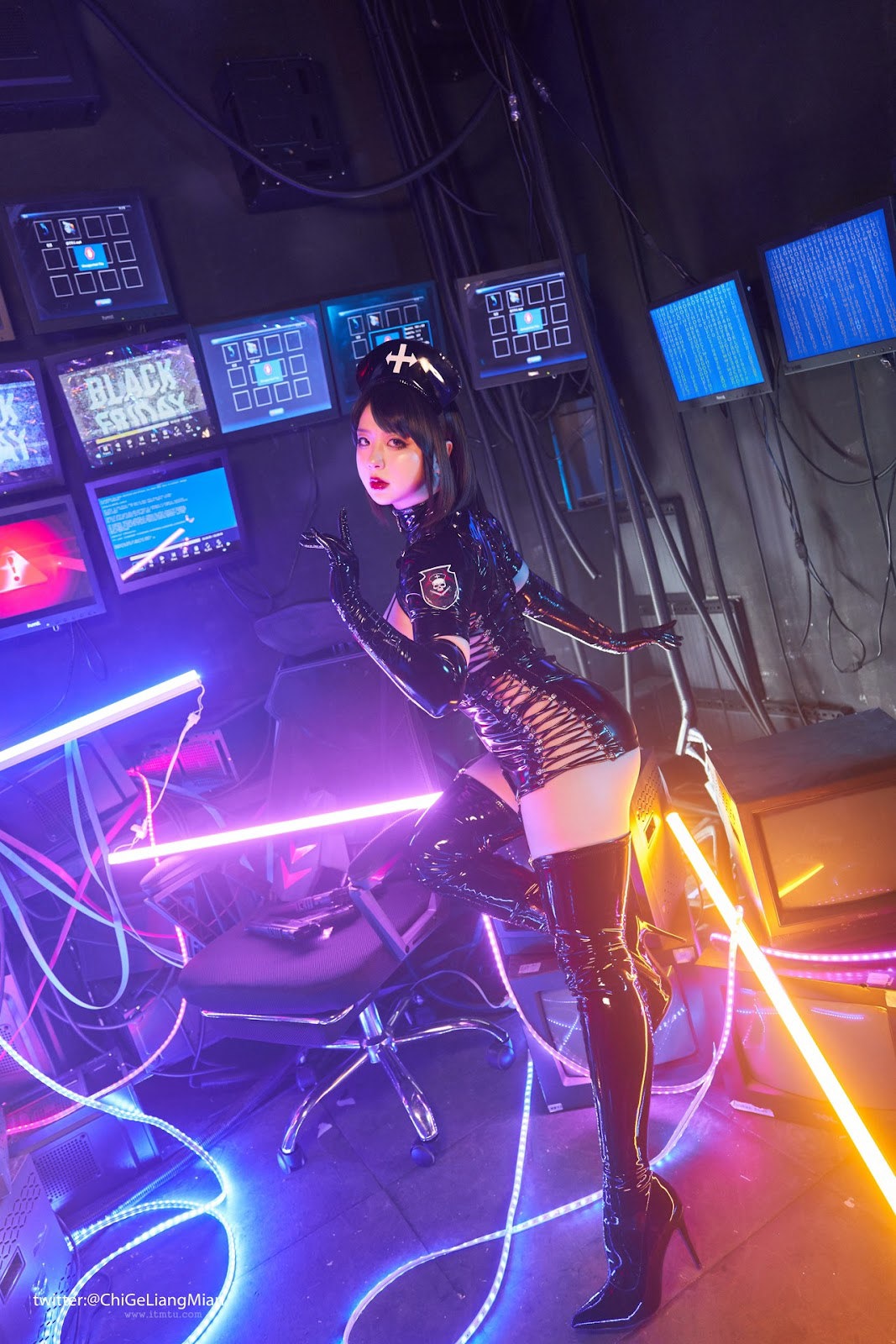 Cosplay-皮皮奶可可爱了啦-黑暗护士-04-04