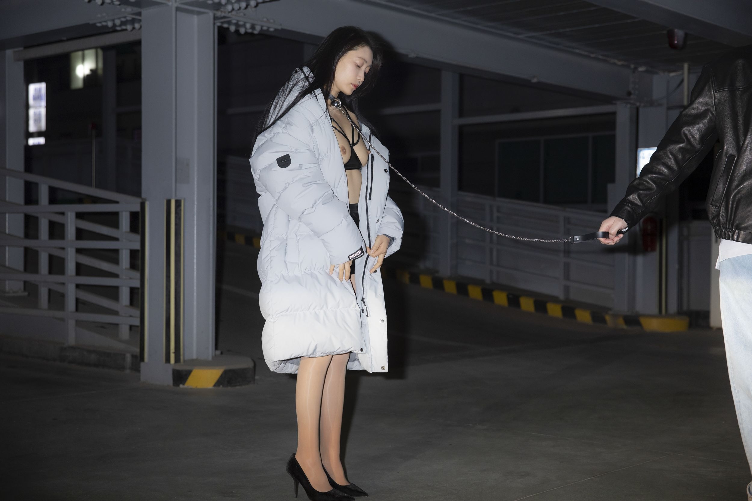 BUNNY-Lee-Ha-Kim---A-lady-in-the-office-S4---Weakness-86P-08-22