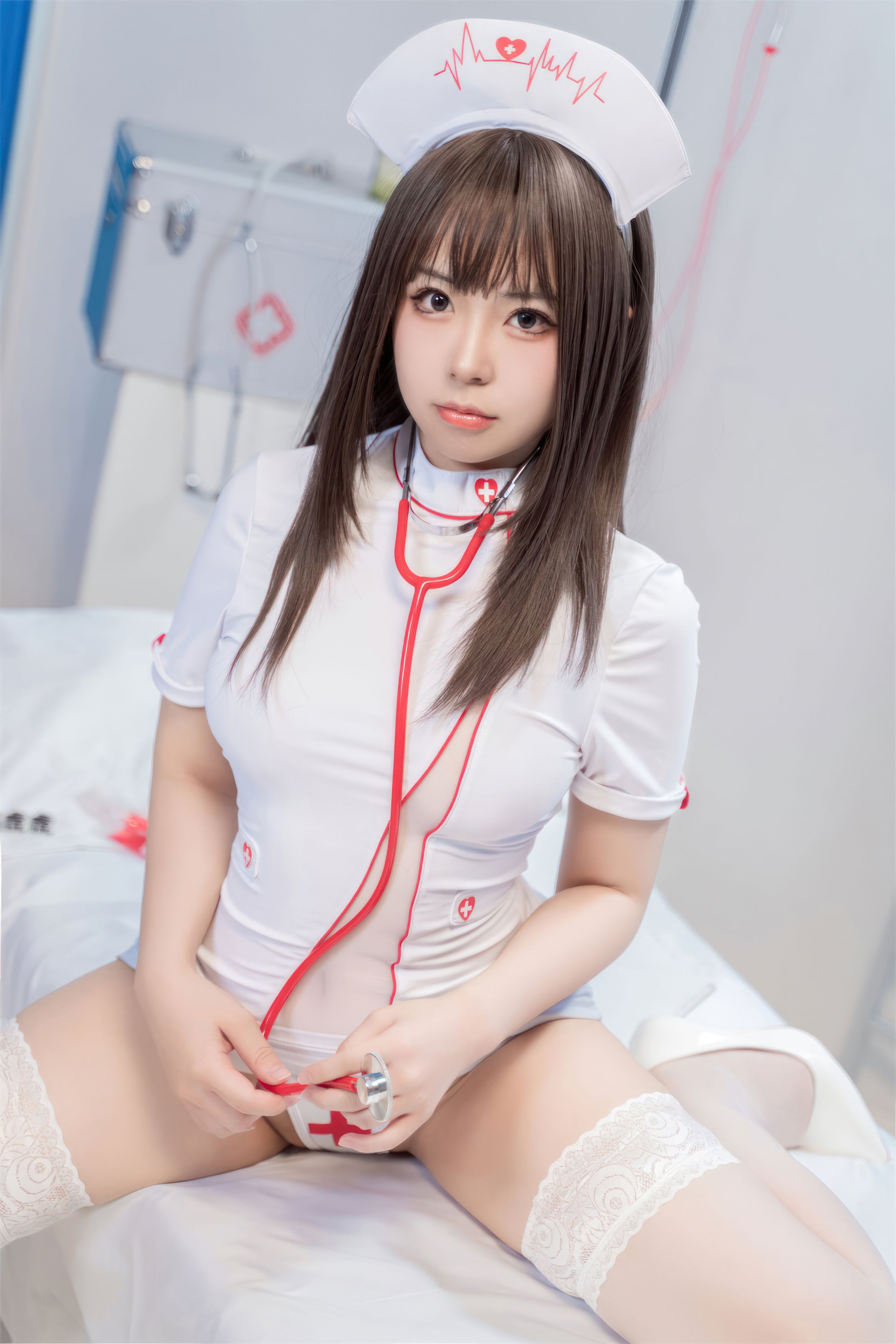 虎森森-触白护士-60P-08-18