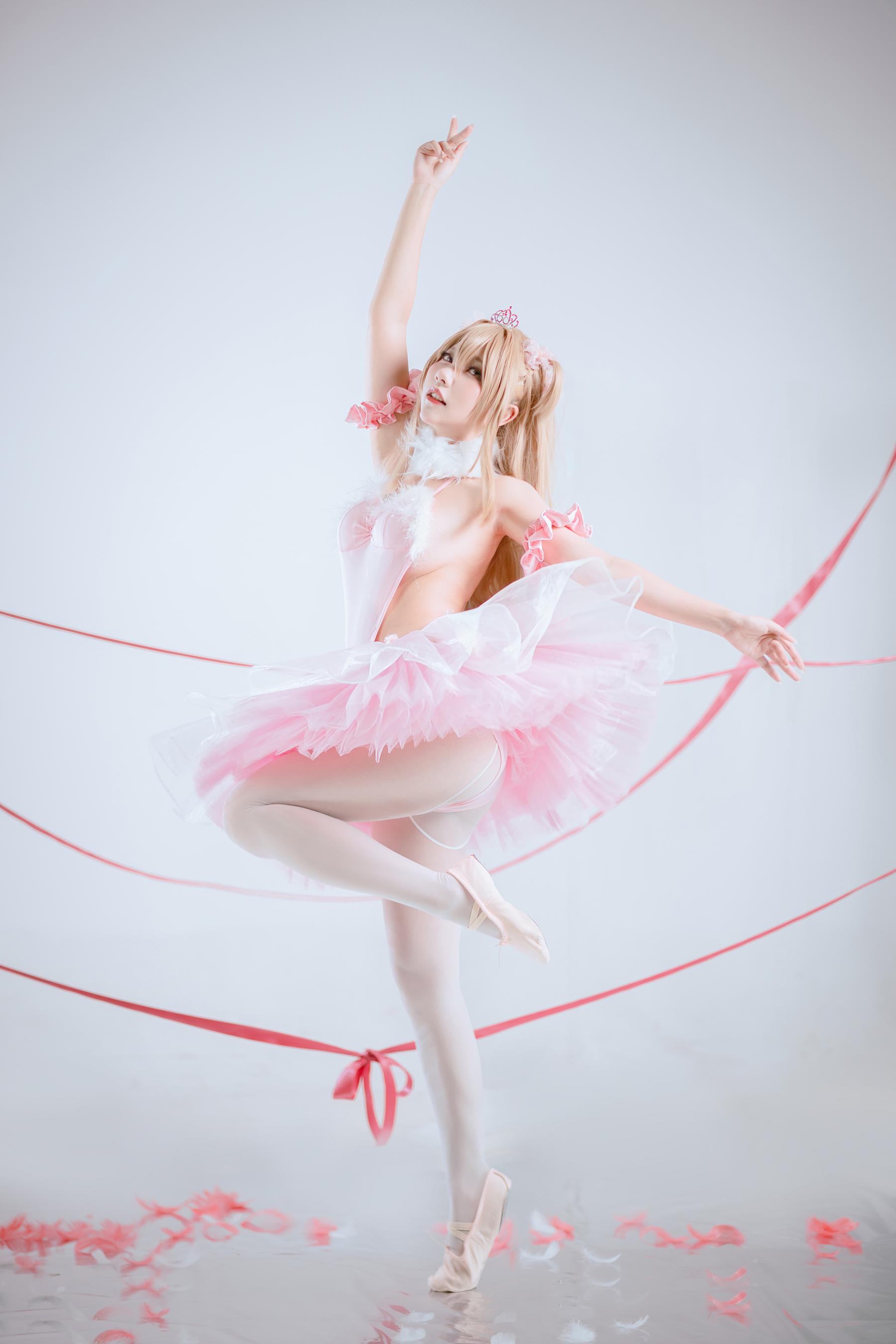 001-是一只熊仔吗-anmi-后辈酱-20P-413-MB-08-22