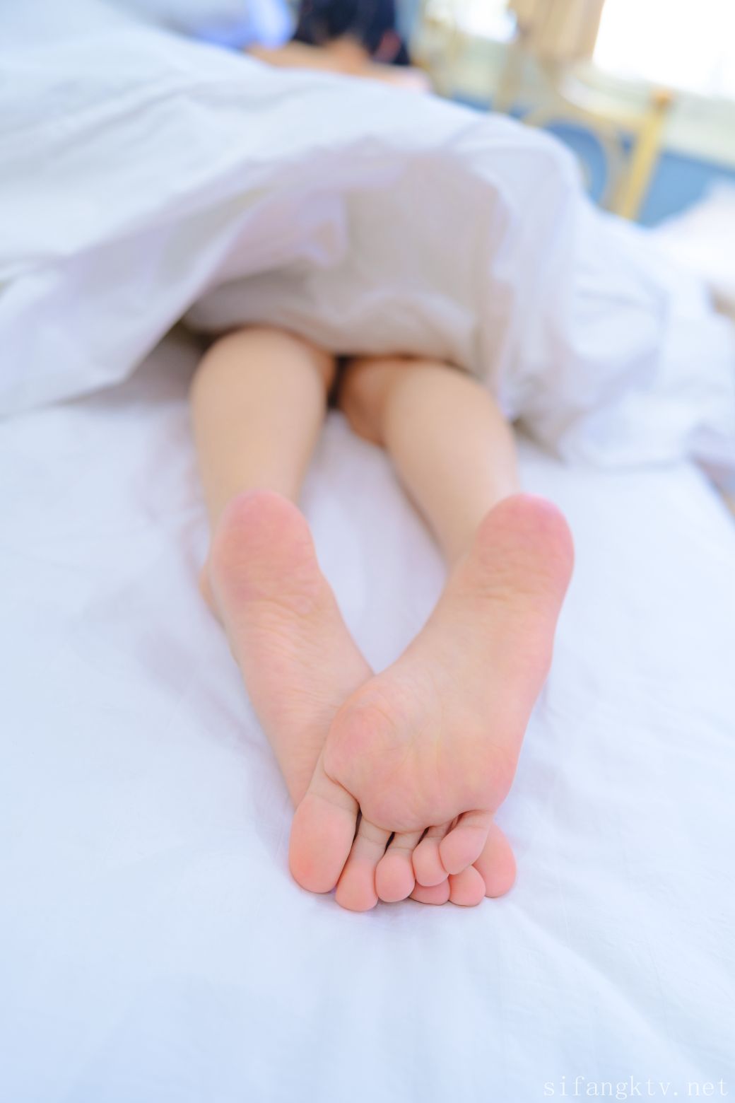 森萝财团-3万私定-清纯嫩妹小七-室内JK裤袜-全裸大尺度-01-05