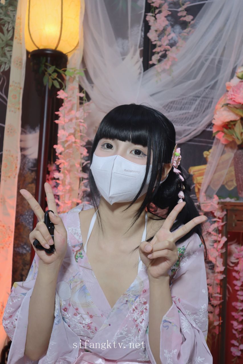 推特福利姬-Miao喵酱-裸舞炮击喷水高潮-02-20