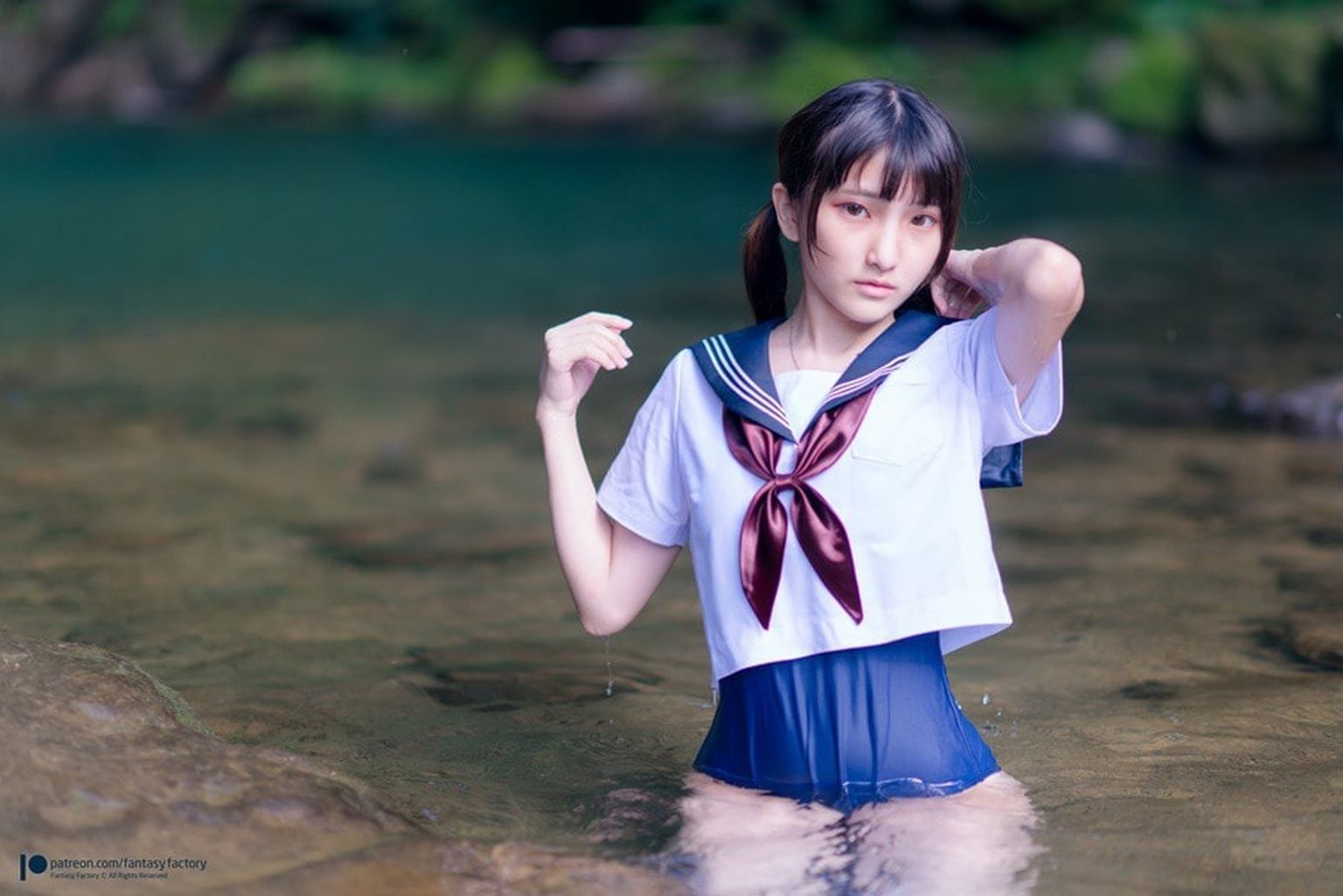 小丁Patron-High-School-Girl-with-Pretty-Pussy-皮衣濕身誘惑-Fantasy-Factory-04-04