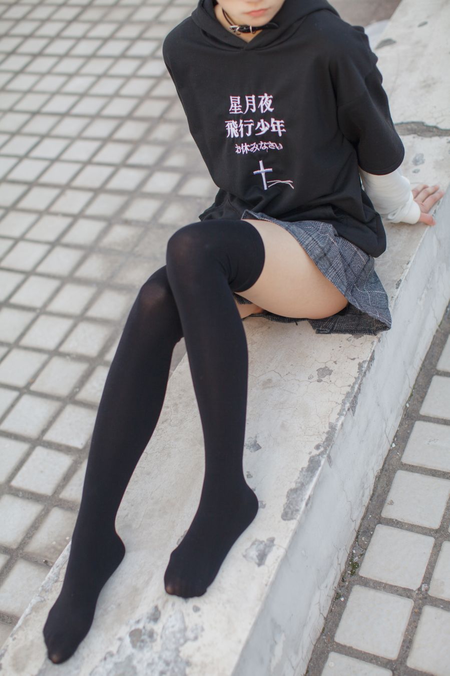 少女秩序写真-EXvol004-天台黑色过膝袜短裙47P-3475M-01-07