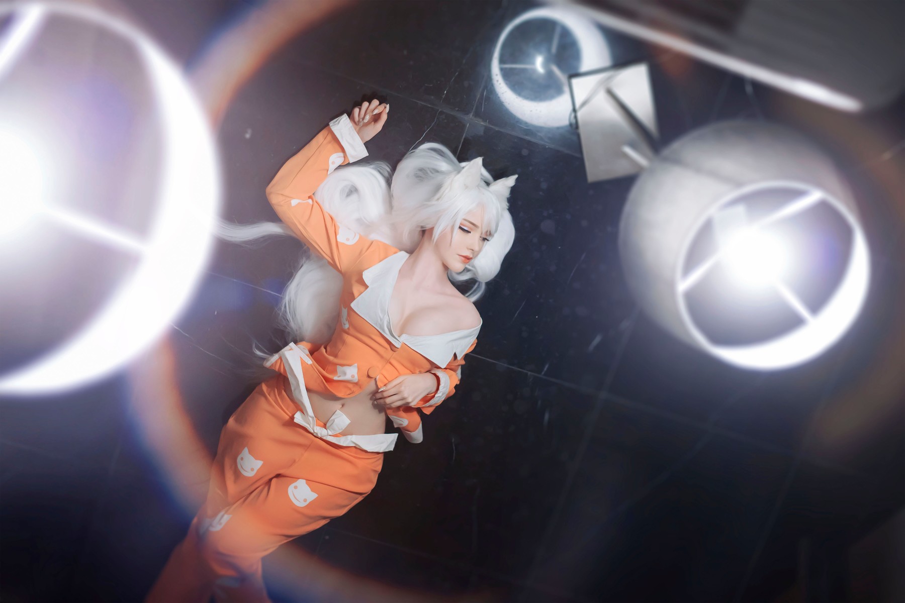 Cosplay-Sayathefox-白毛狐狸-浴室诱惑-03-31