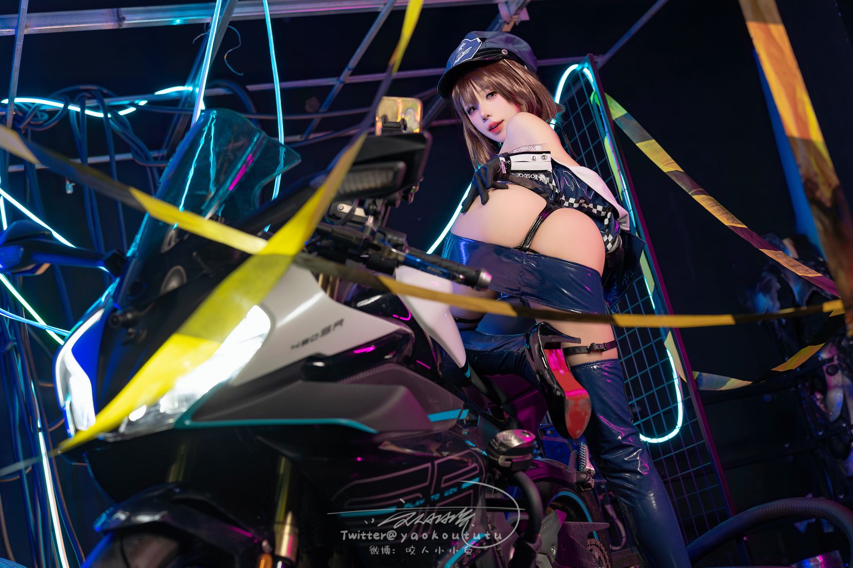 咬一口兔娘-十二月作品迅疾的蓝星-巴尔的摩76P1V-Abracadabra-01-30