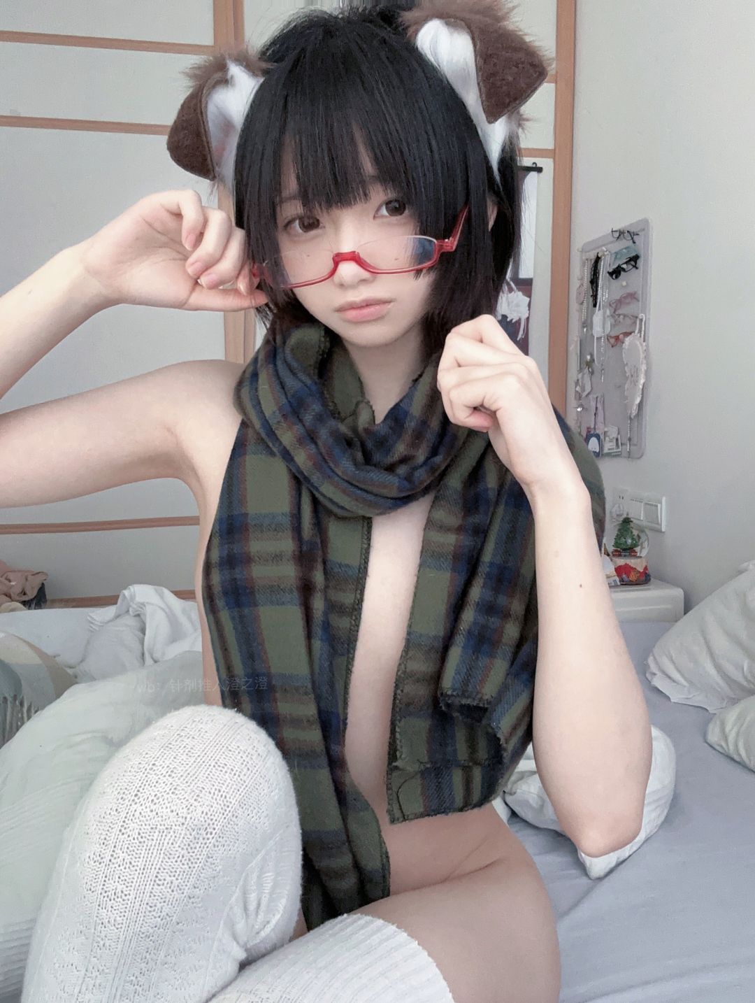 千澄-裸体围巾犬娘-26p-01-27