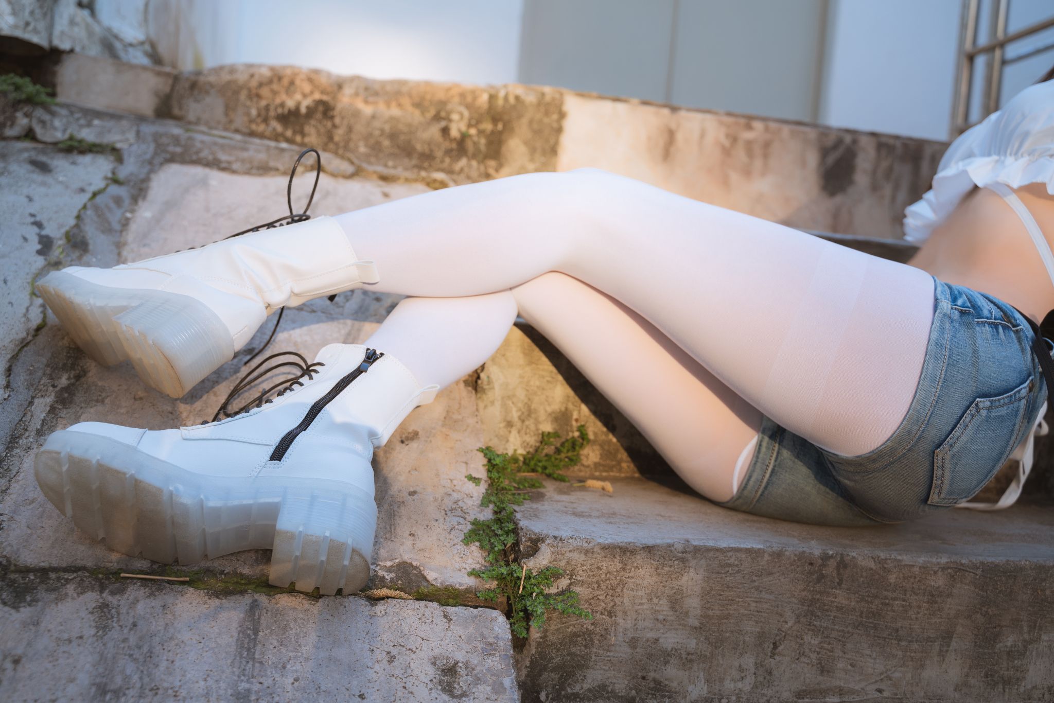 萌芽儿o0-邻家小恶魔-47P1V-426MB-03-18