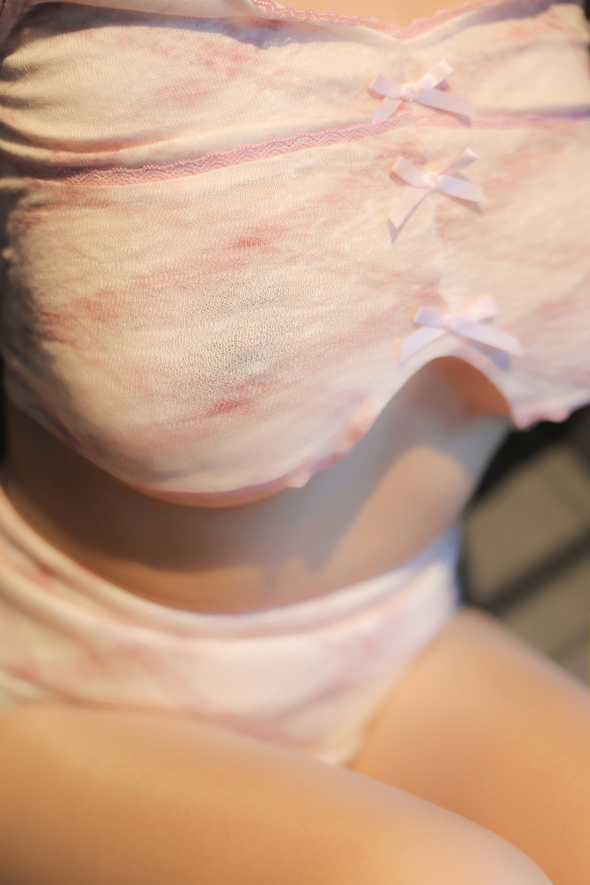 秀人金小依無內肉絲露點內購無水印-09-02