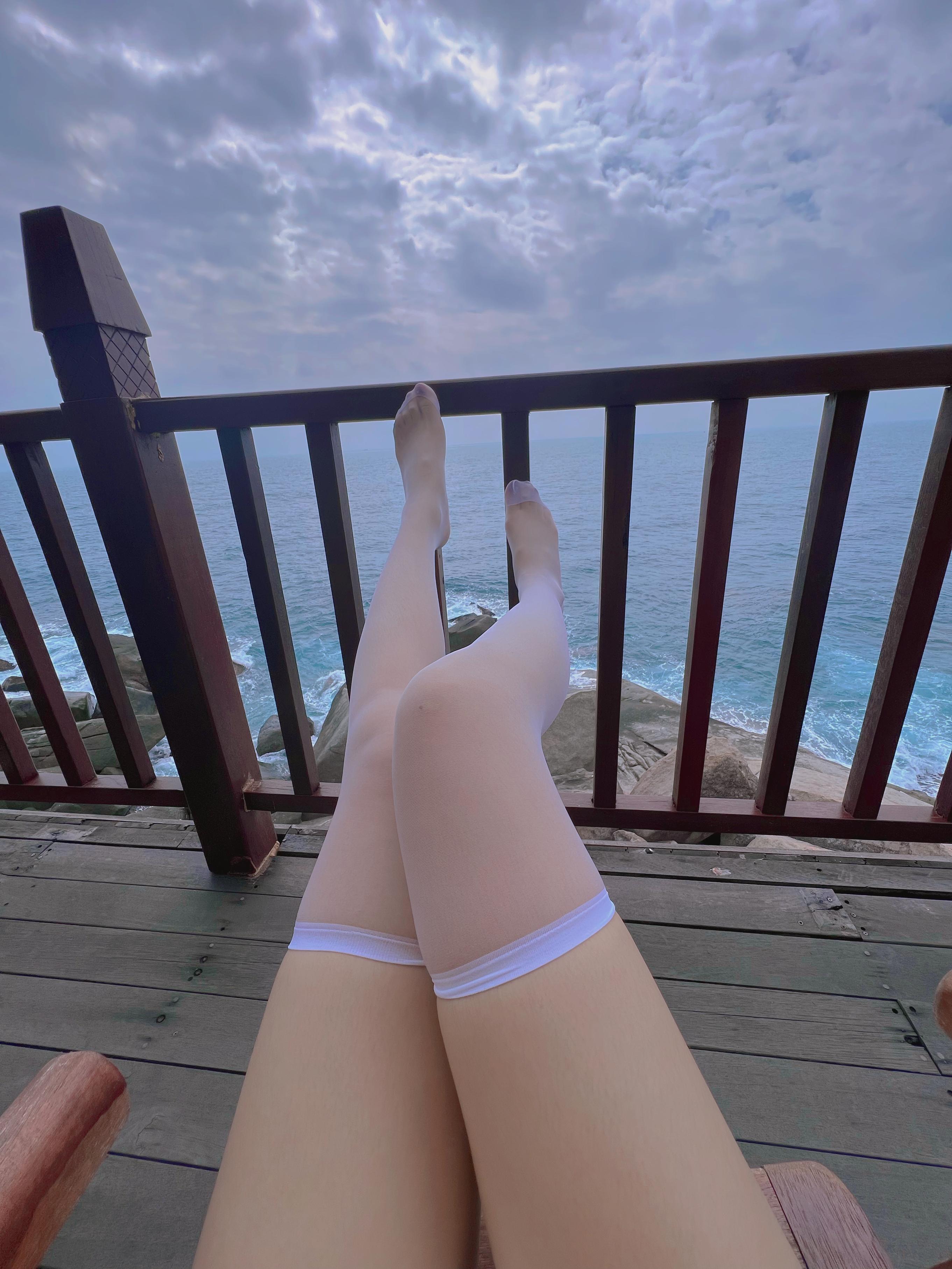 036纪念小小v5--微密圈系列-天空不作美17P83MB-08-29