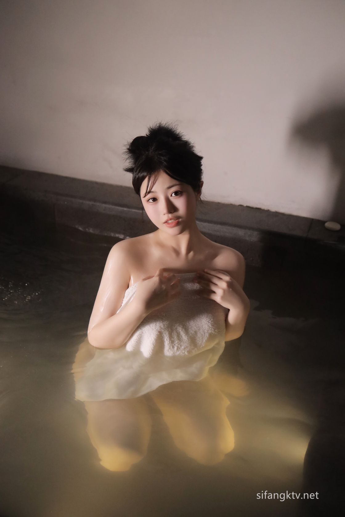 秀人模特-陈小花-新人首套极品大奶一览无余-02-27