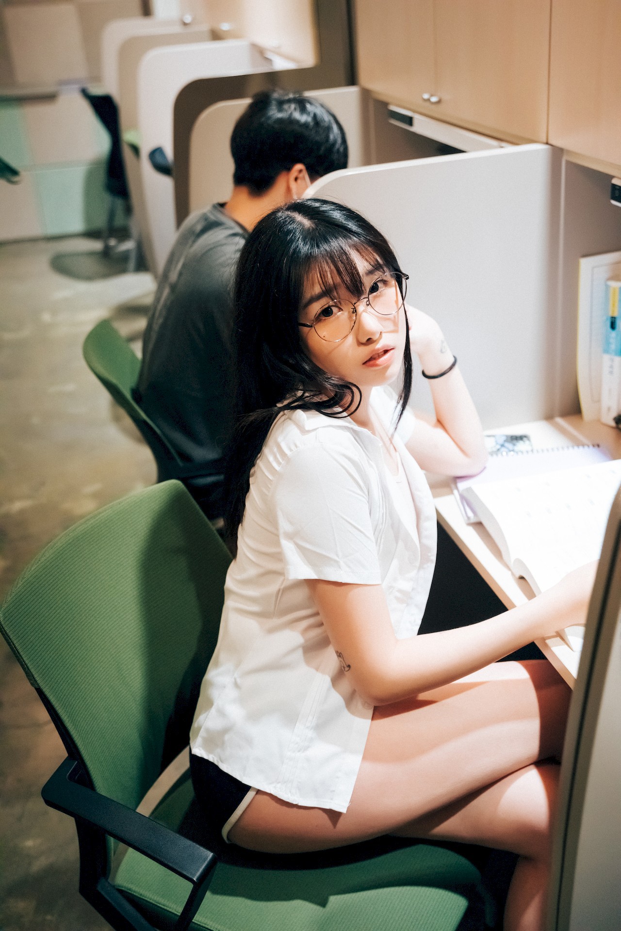 Sonson-손손-Loozy-Reading-Room-Set01-04-15