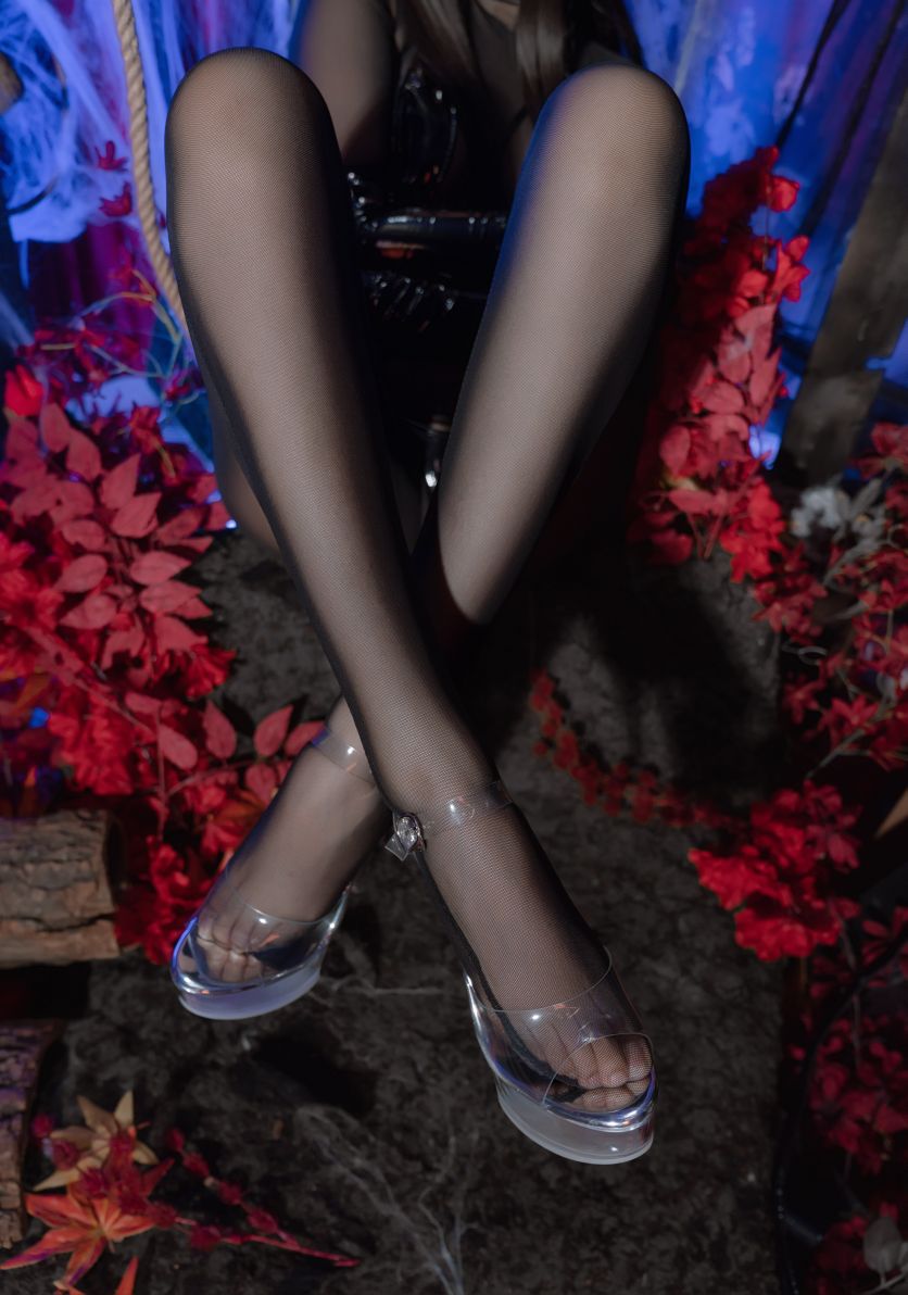 轩萧学姐---万圣节魅魔100p1v-674MB-06-16