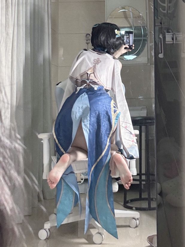 不可爱羚---阮梅-04-24