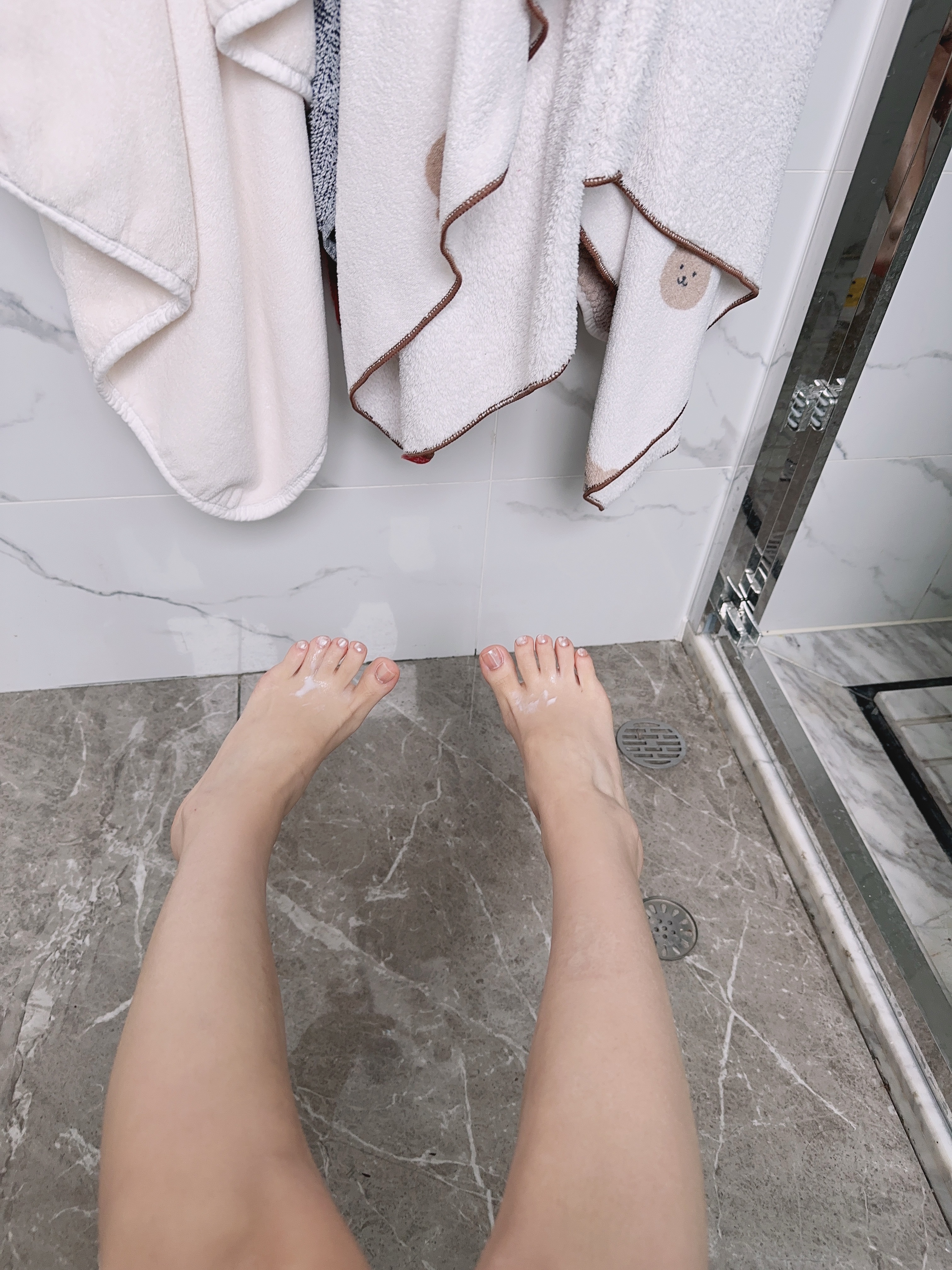 陈妮妮-红色脚掌51P-143MB-04-10