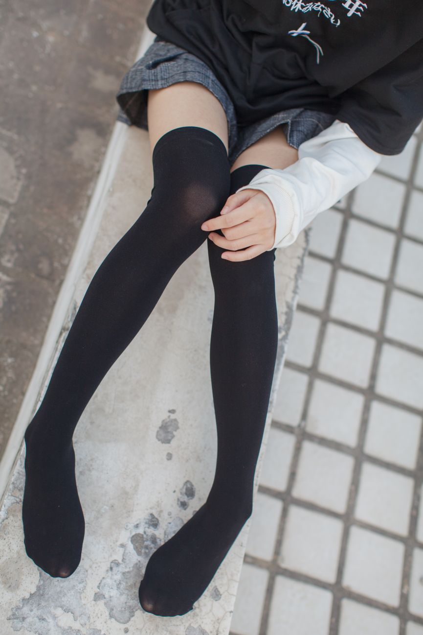 少女秩序写真-EXvol004-天台黑色过膝袜短裙47P-3475M-01-07