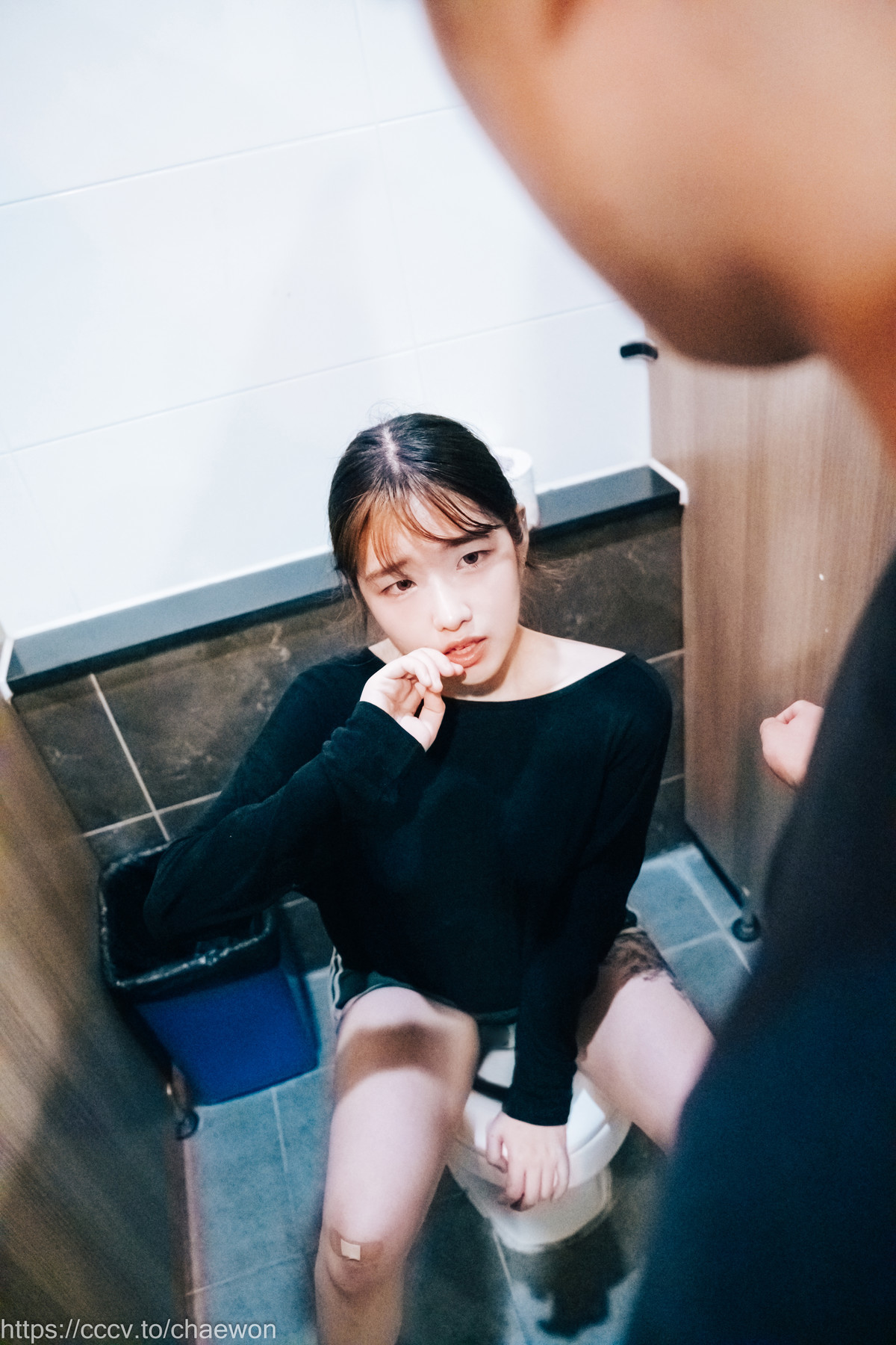 Sonson-손손-Loozy-Public-Toilet-Set02-11-01