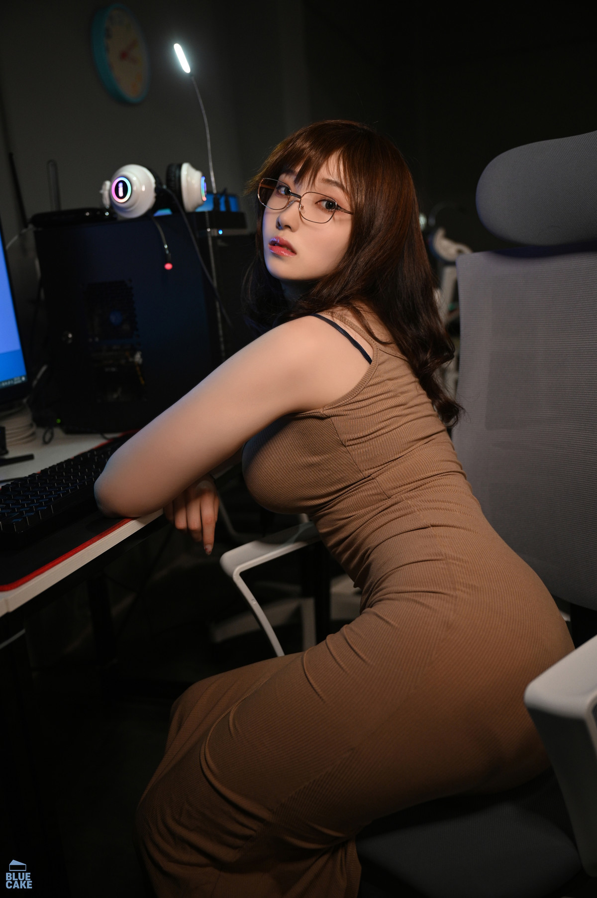 Bambi-밤비-BLUECAKE-PC-Room-Alba-Set01-01-04