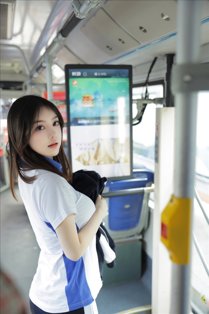 豆瓣酱---公交车-85P-85P-153-GB-20240811e-08-14