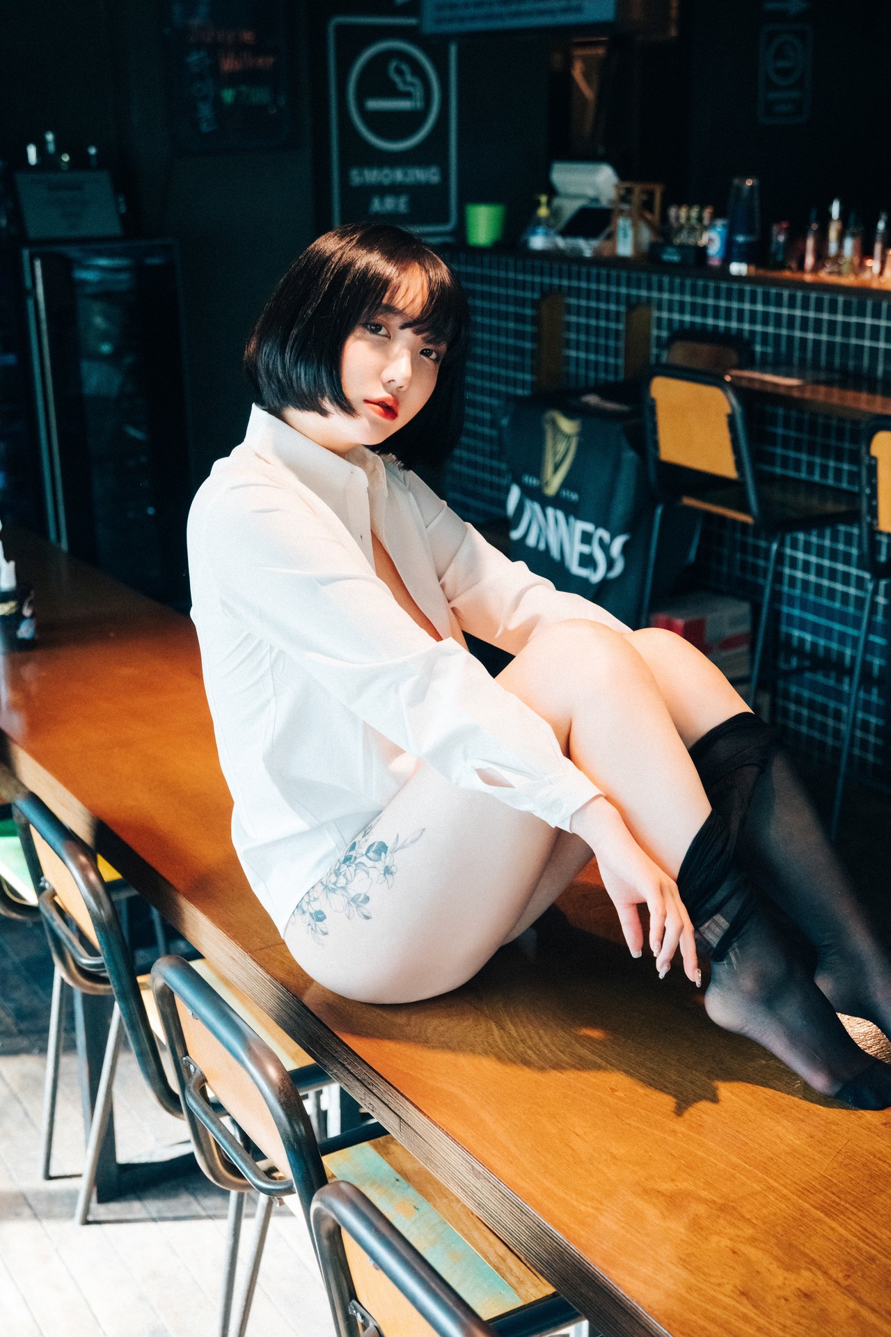 Son-Yeeun-손예은-Loozy-Tainted-Love-Bar-Set01-01-19