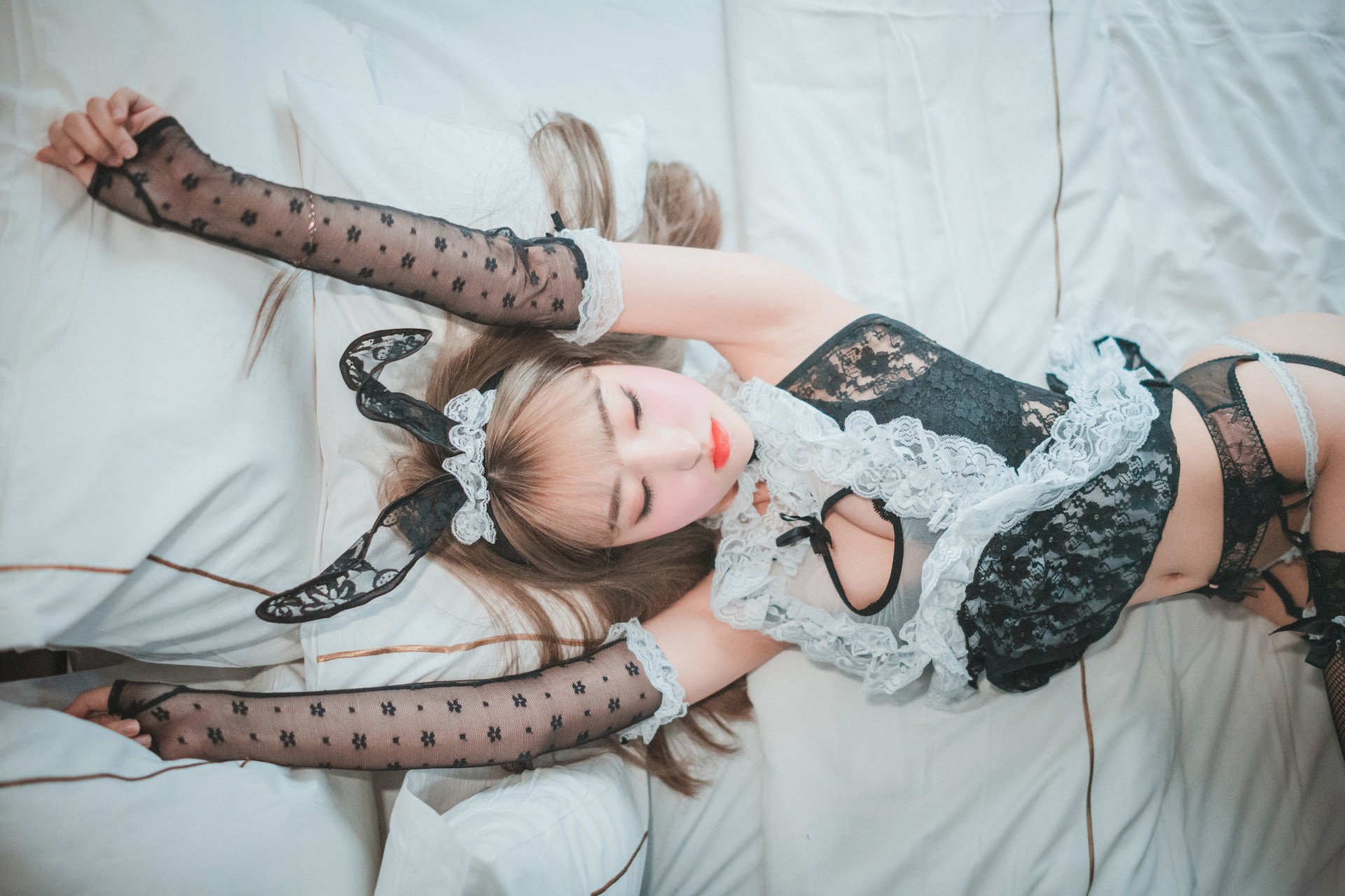 HaNari-하나리-DJAWA-Devious-Maid-12-12