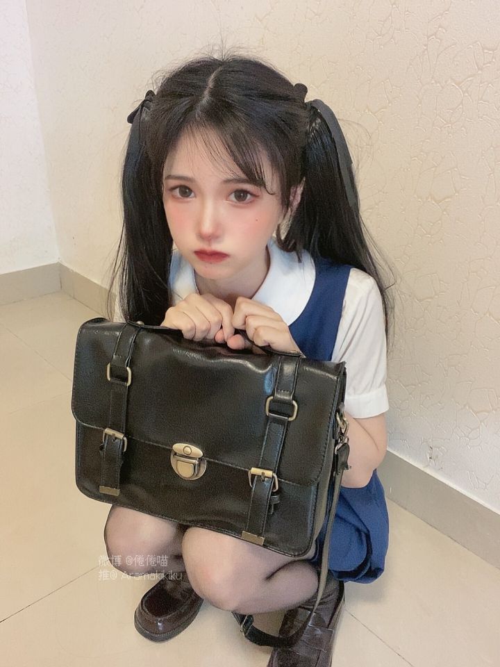 倦倦喵---JK的书包里有什么-01-17