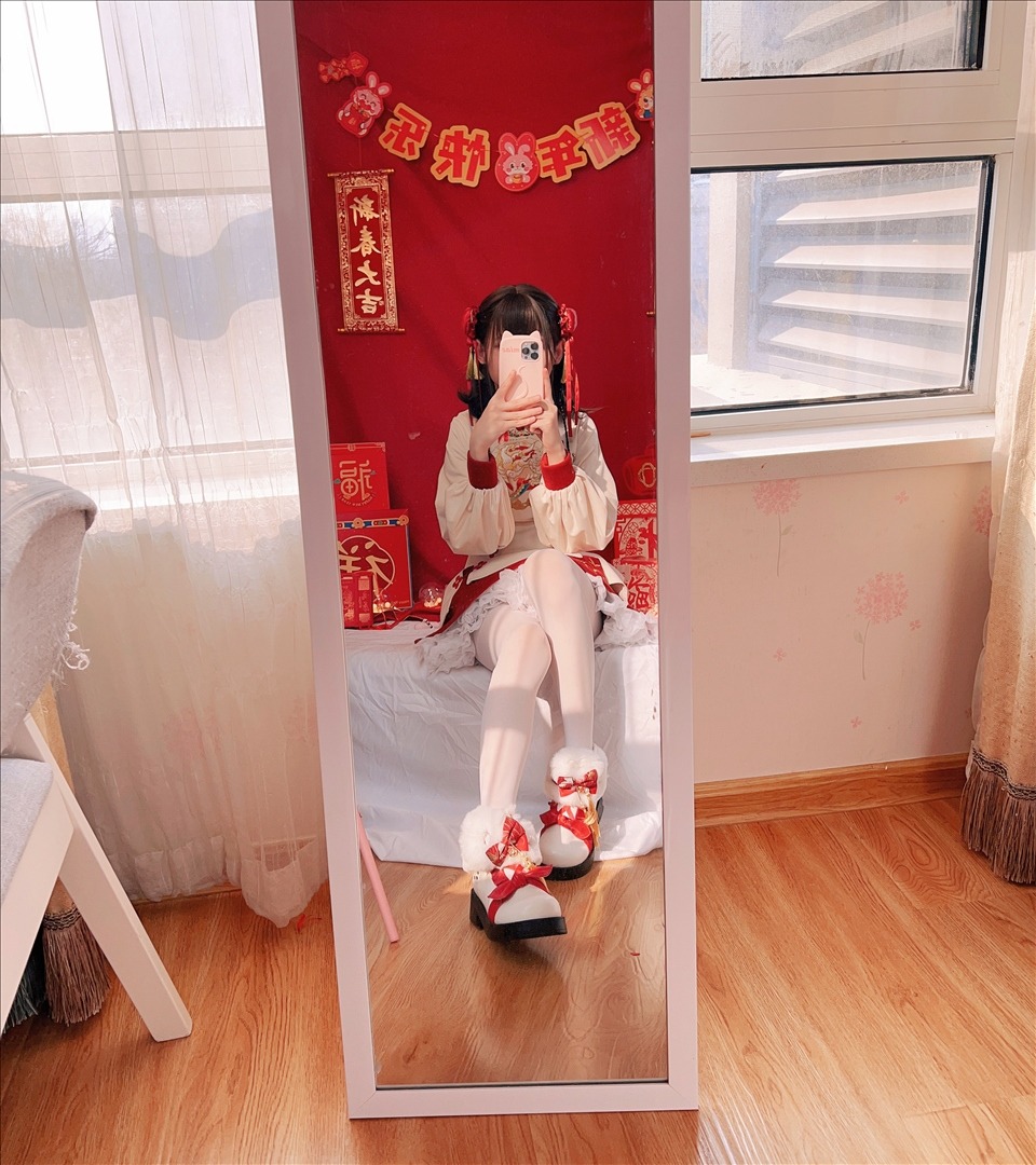 白丝奶糖酱---新年女仆-108P-108P-38759-MB-20240824j-08-25